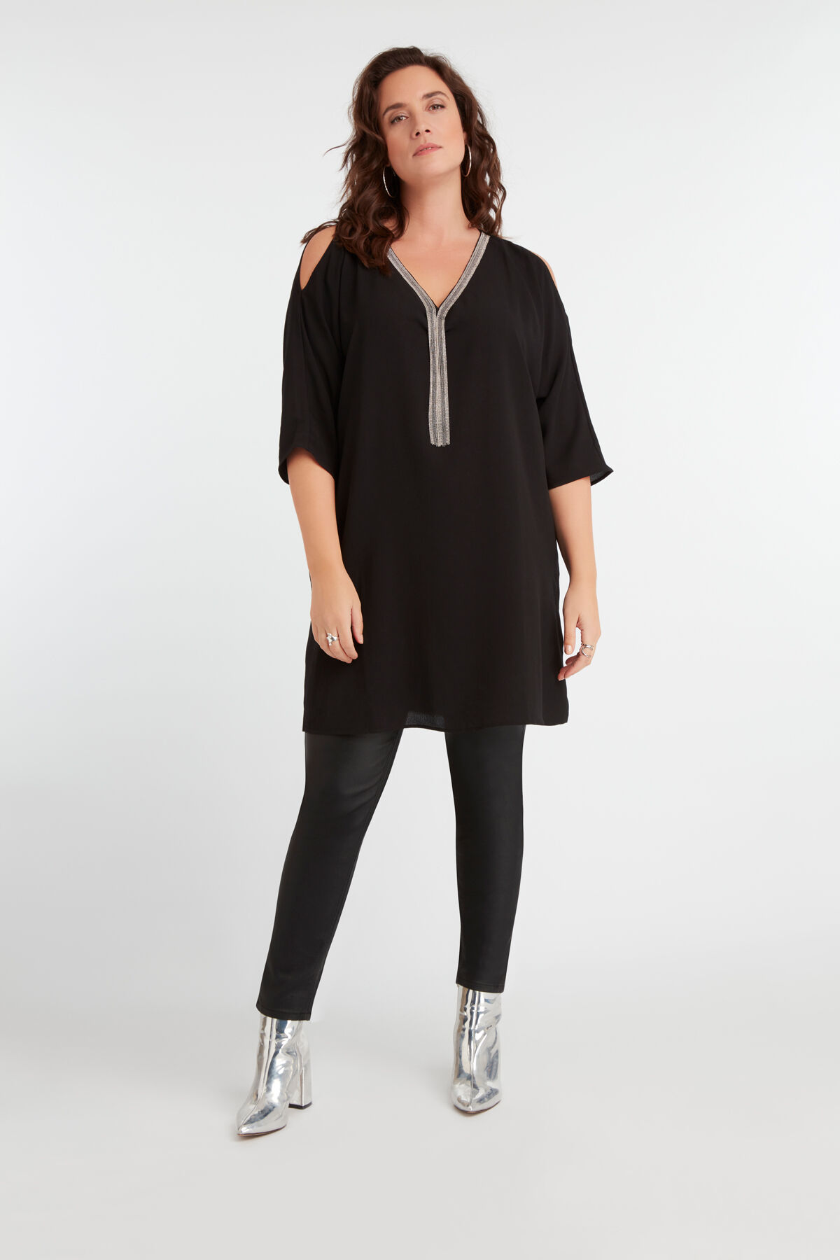 Blusa de hombros descubiertos image number 4