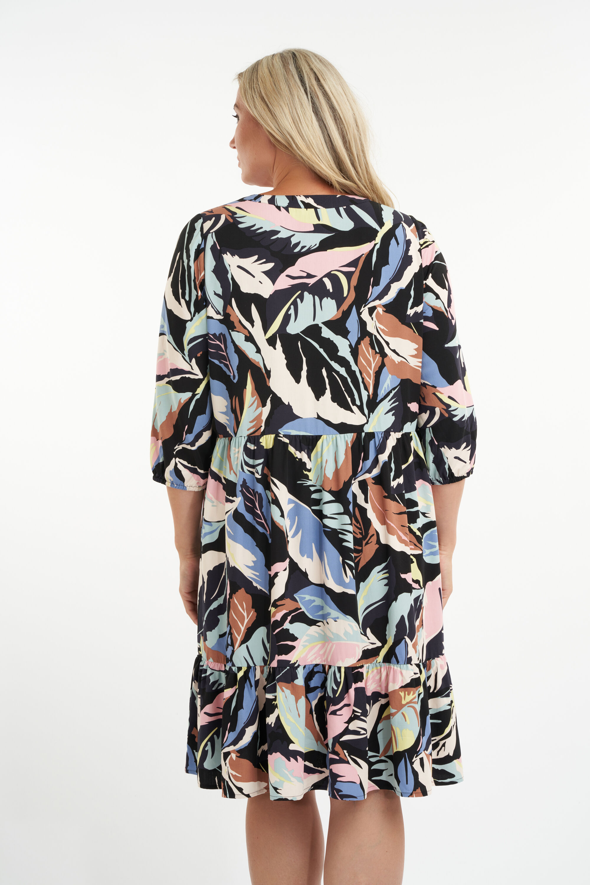 Vestido estampado con corte en A  image number 4