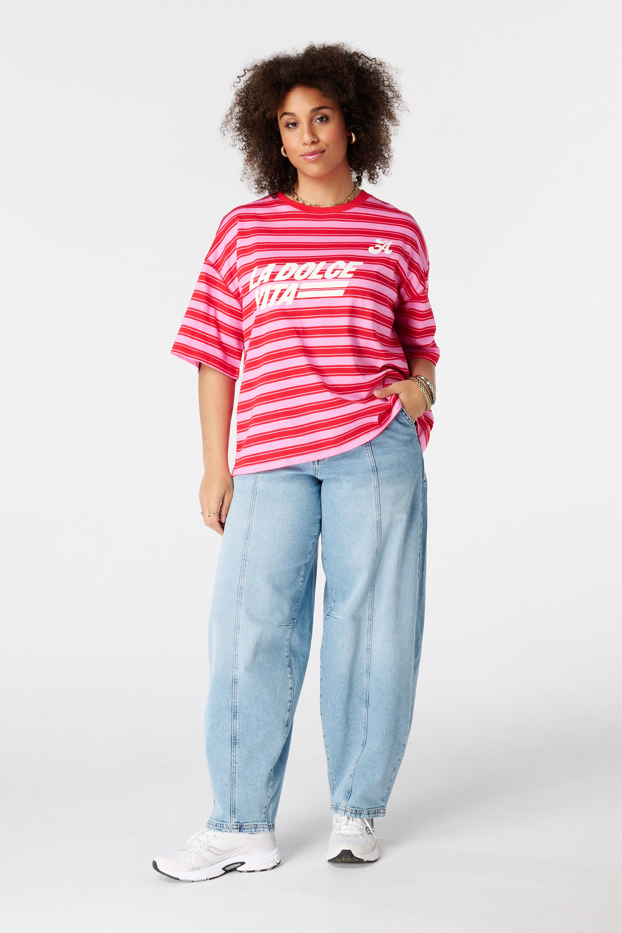 Camiseta oversize con ilustraci&oacute;n image number 5