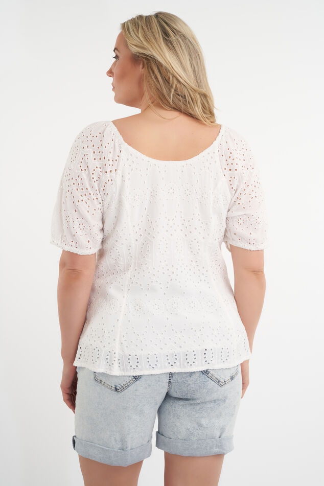 Blusa con bordados  image number 3