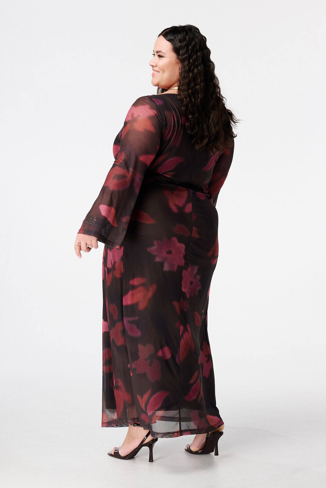 Vestido maxi de malla image number 3