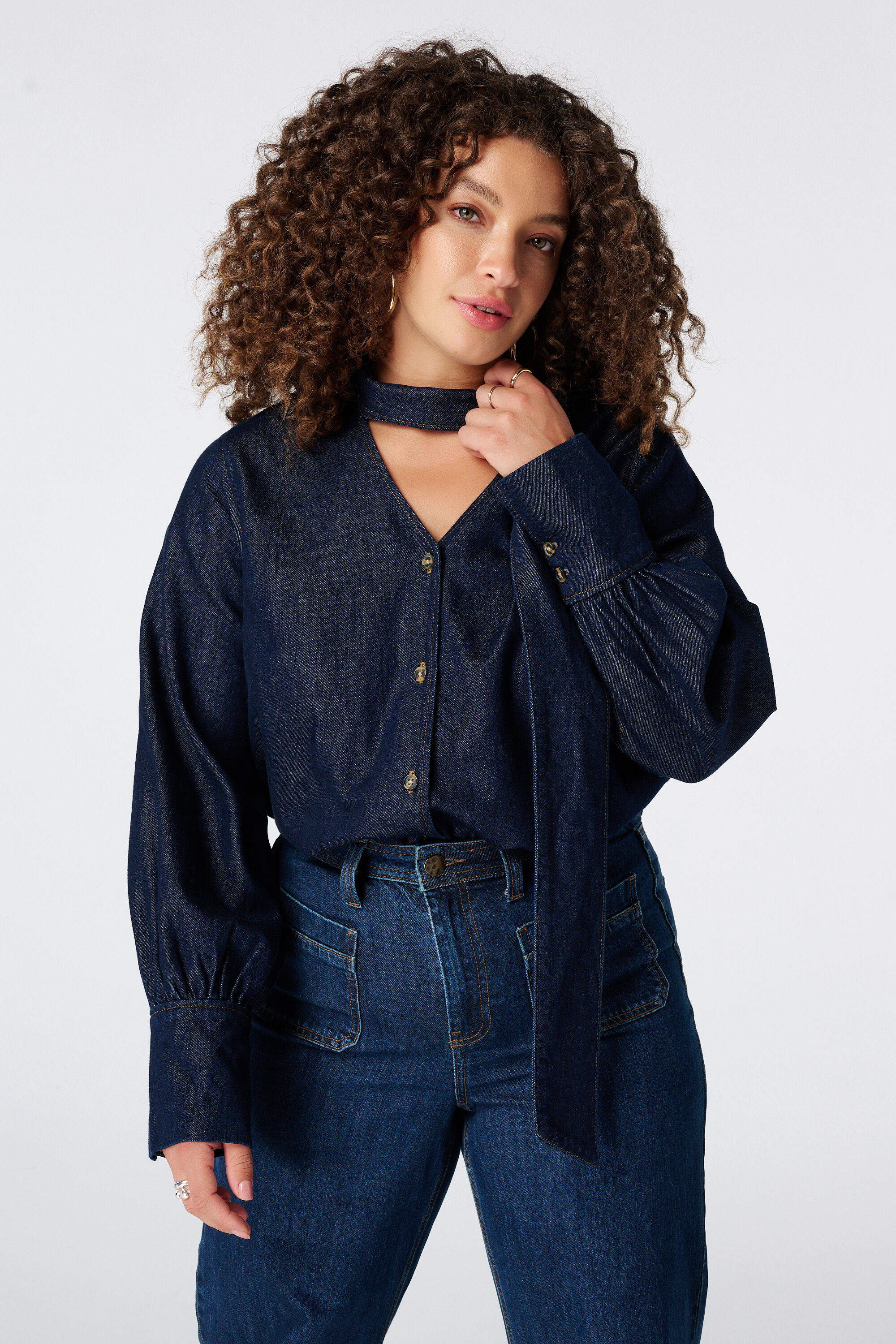 Blusa vaquera con pa&ntilde;uelo