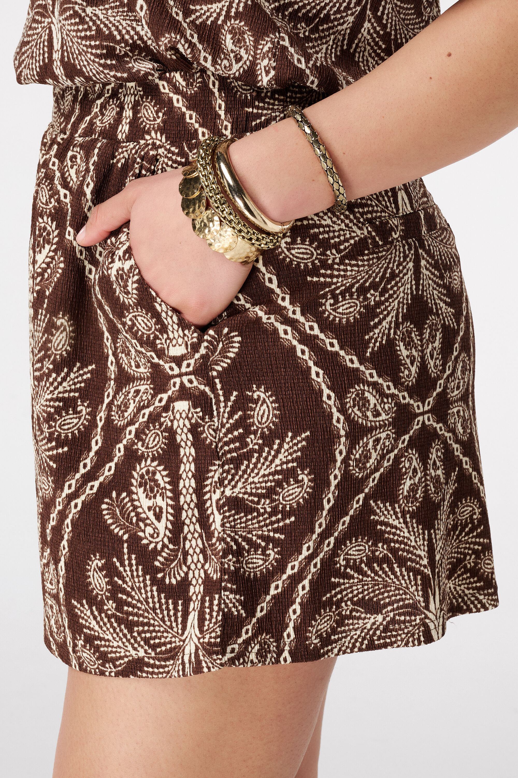 Short con cintura el&aacute;stica image number 4