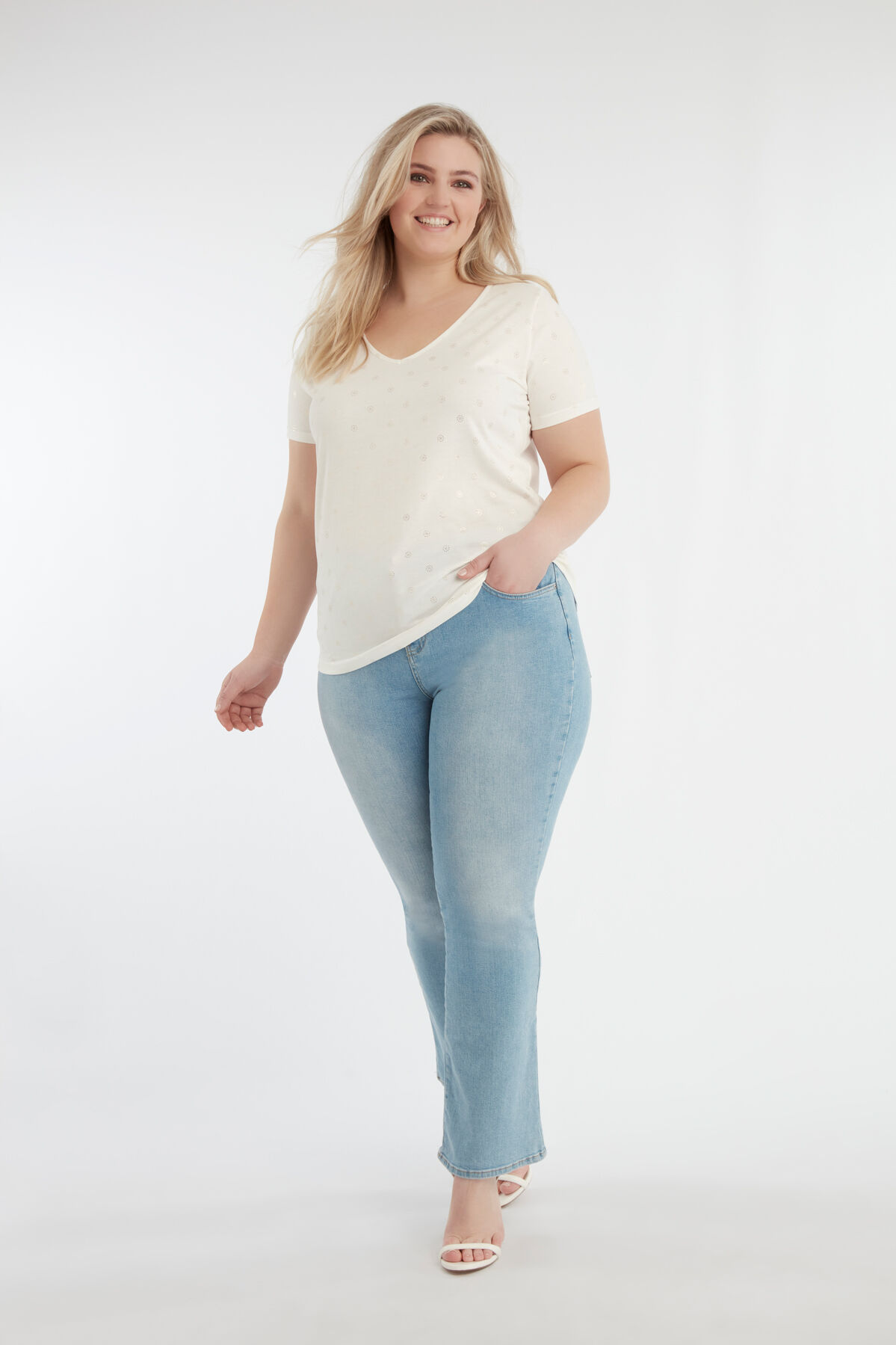 Camiseta de color crudo con estampado met&aacute;lico image number 5