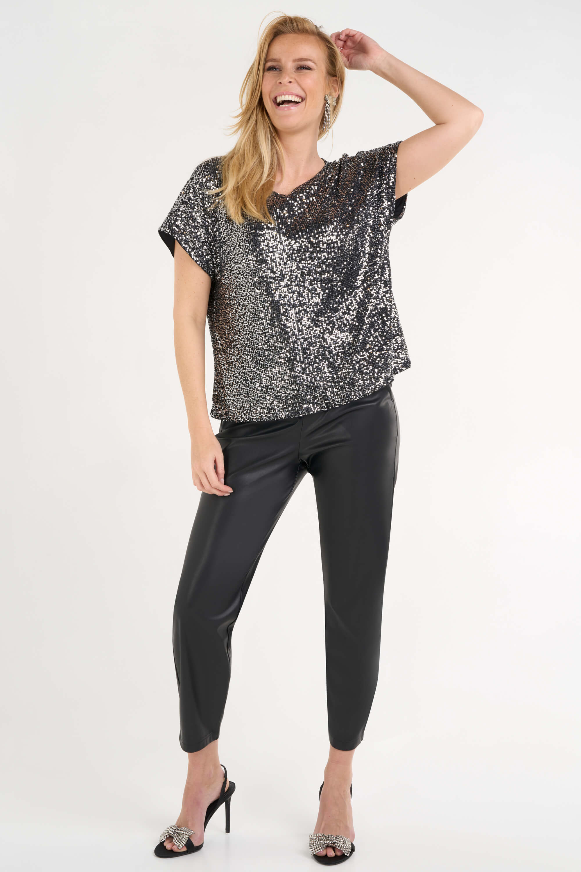 Top con lentejuelas  image number 5
