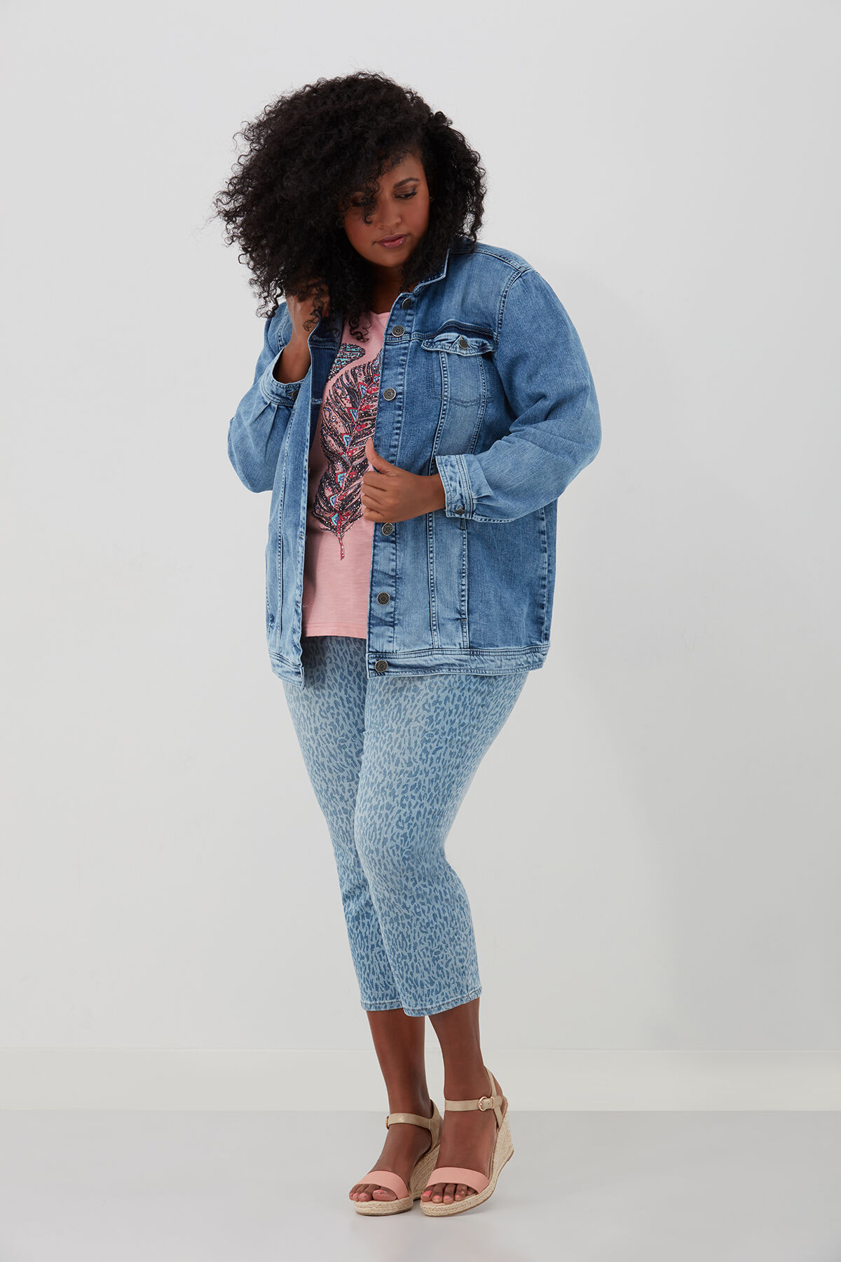 Capri con estampado de animal image number 3