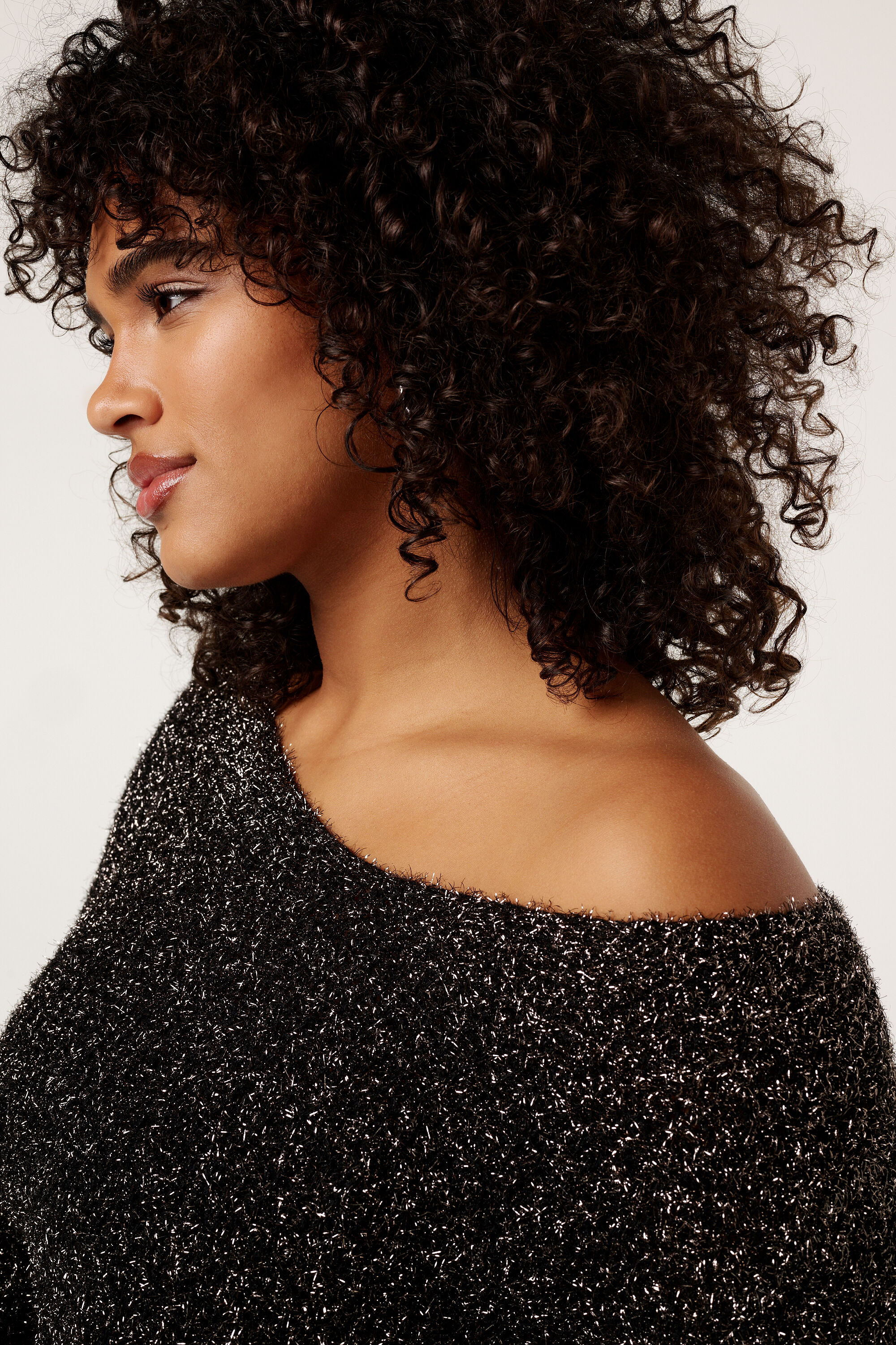 Su&eacute;ter mullidito con lurex image number 4