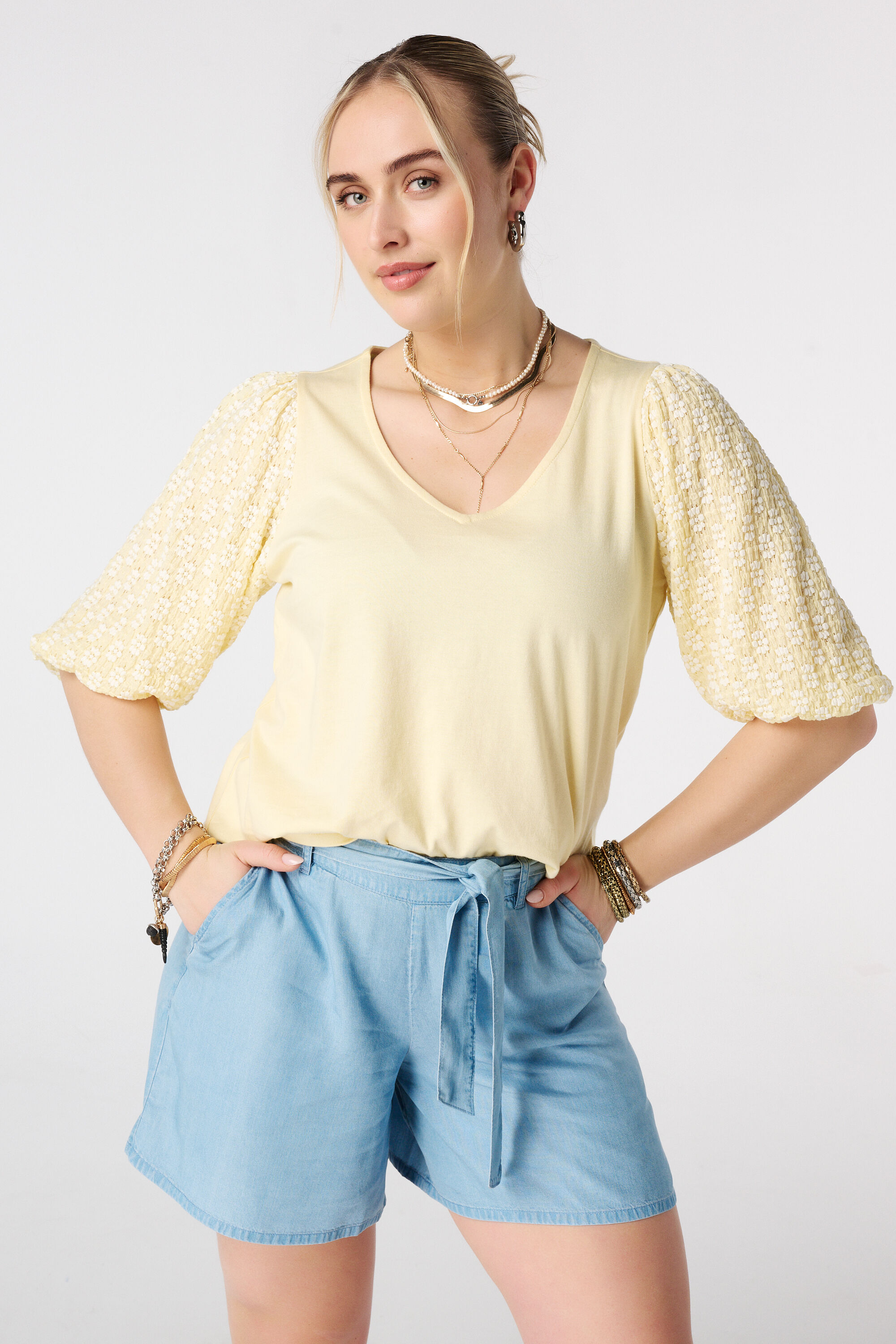 Top con mangas abullonadas