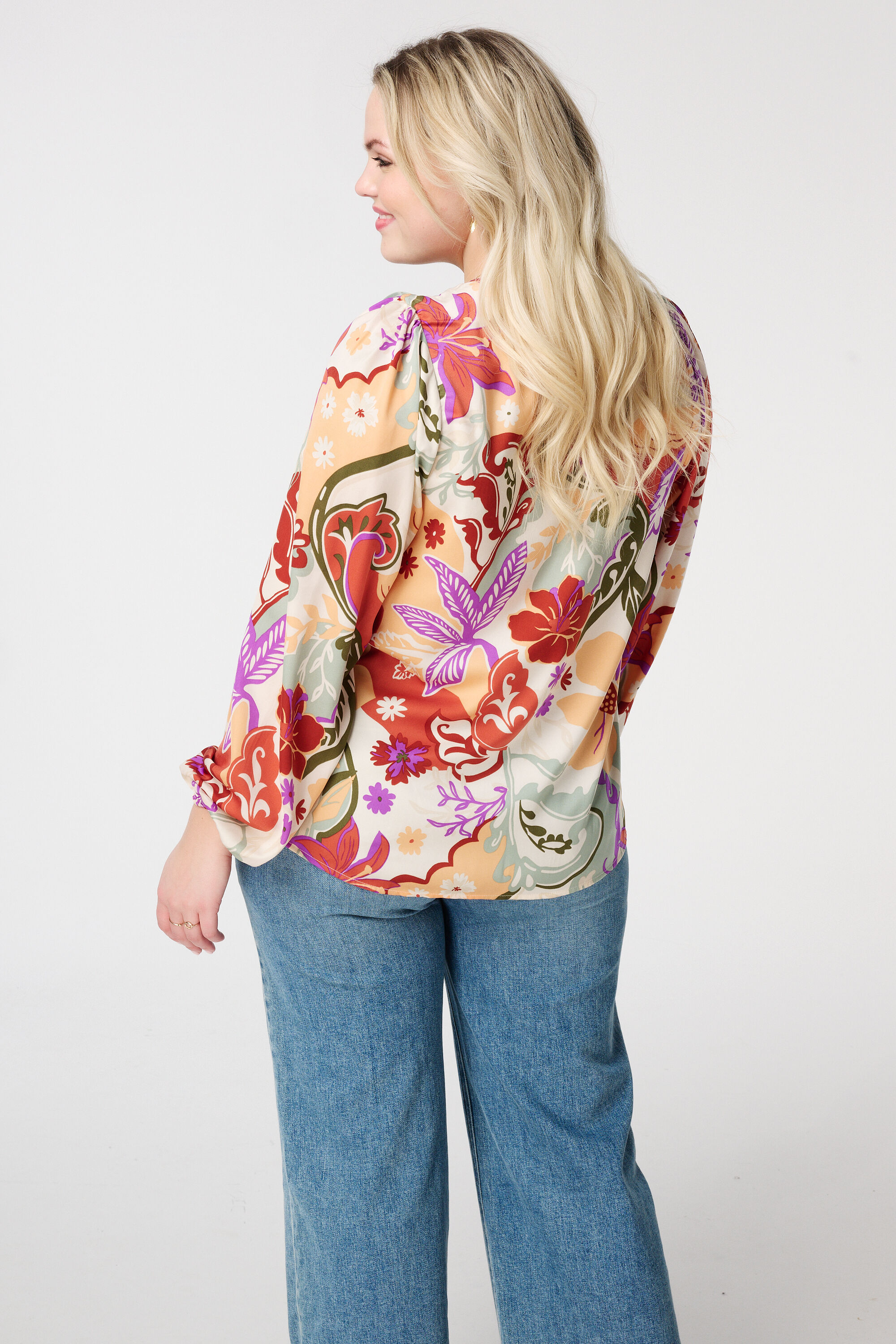 Blusa con estampado floral image number 3