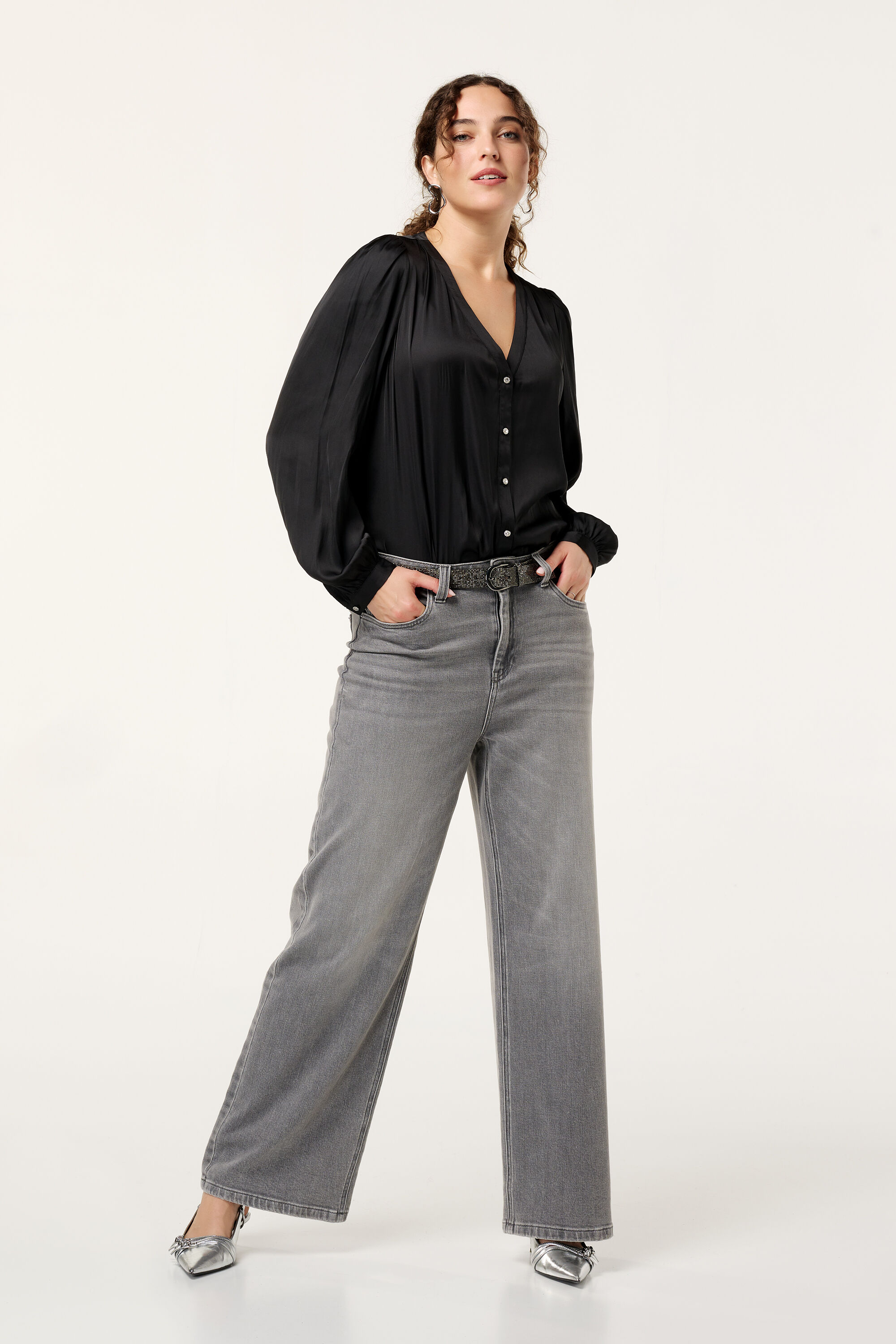 Blusa de sat&eacute;n  image number 5