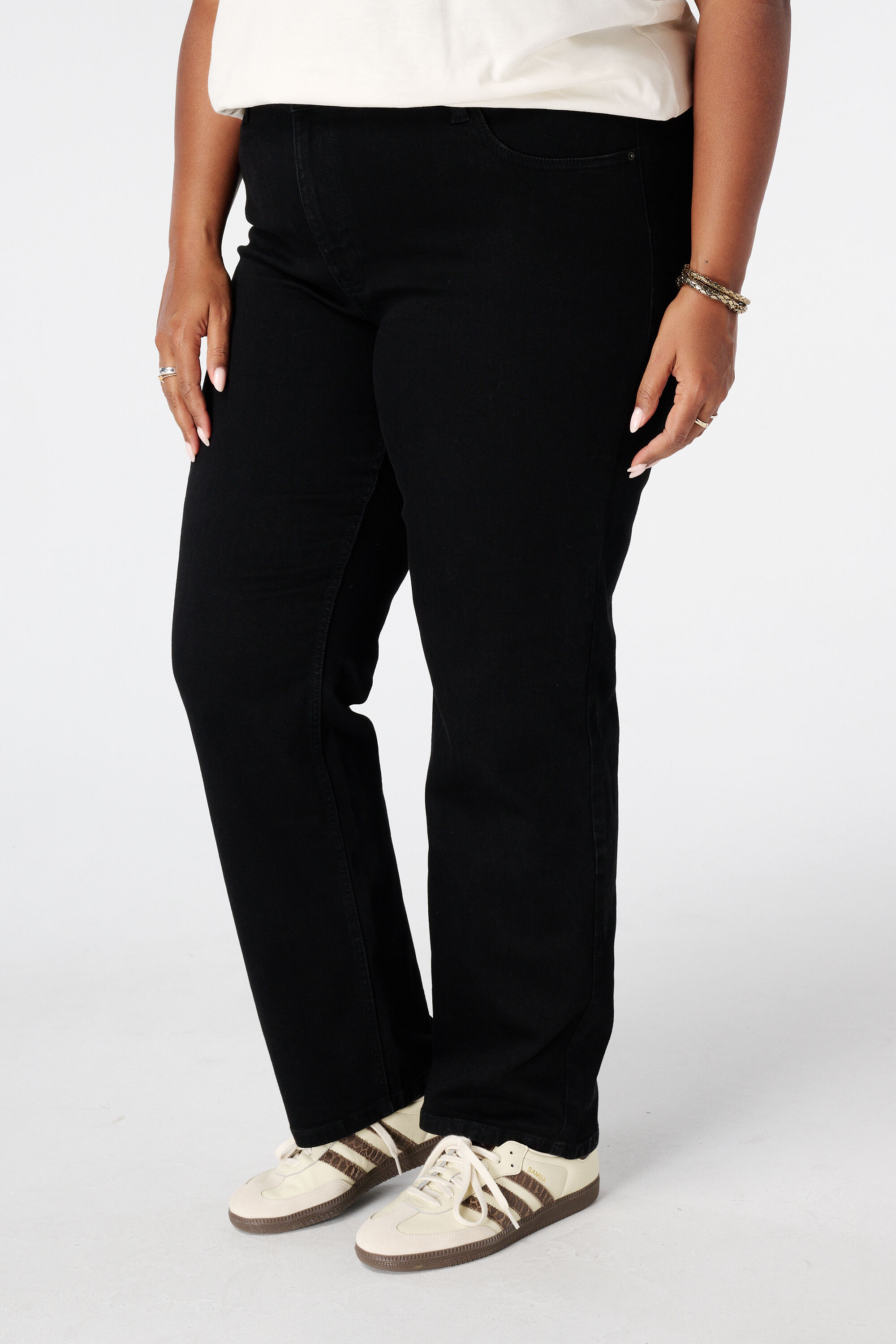 Largo 32 | Vaqueros straight leg LILY image number 5