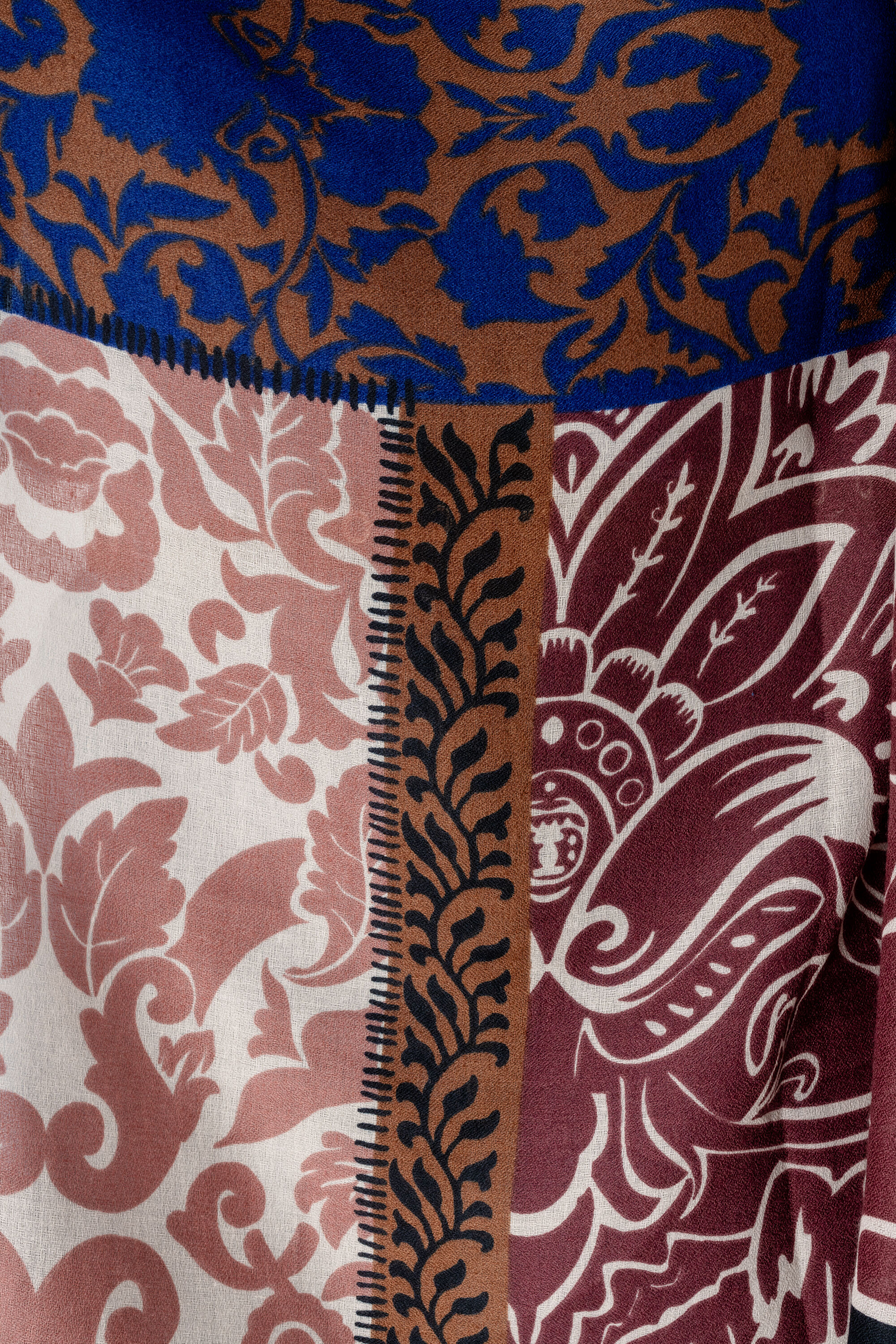 Fular con estampado image number 3