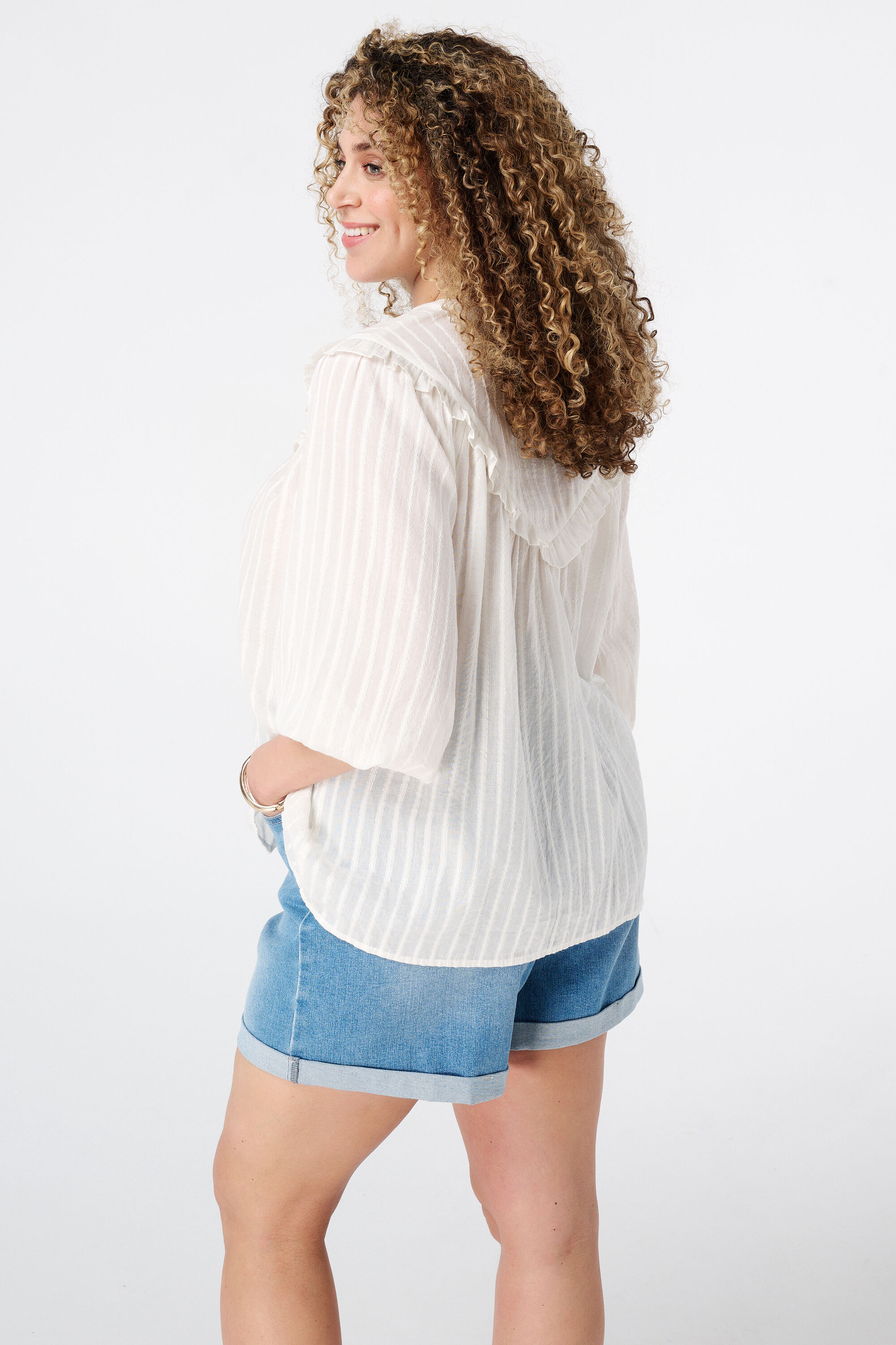 Blusa con detalles met&aacute;licos image number 3