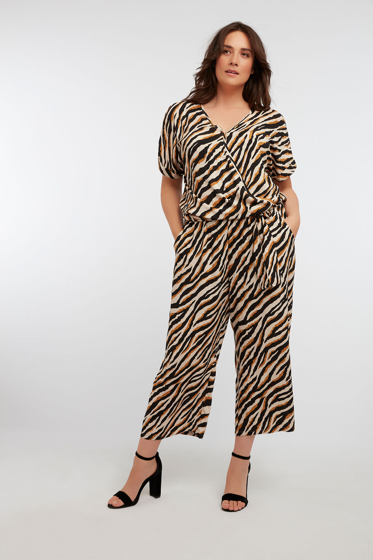 Mono de animal print image number 5