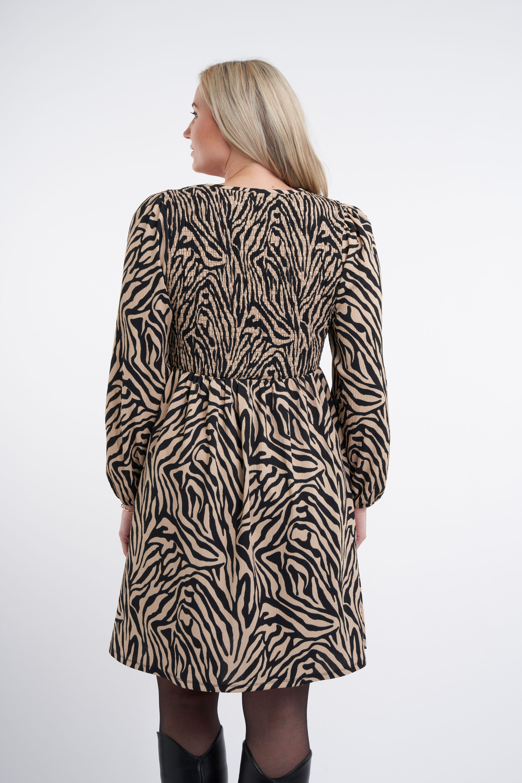 Vestido con estampado image number 3