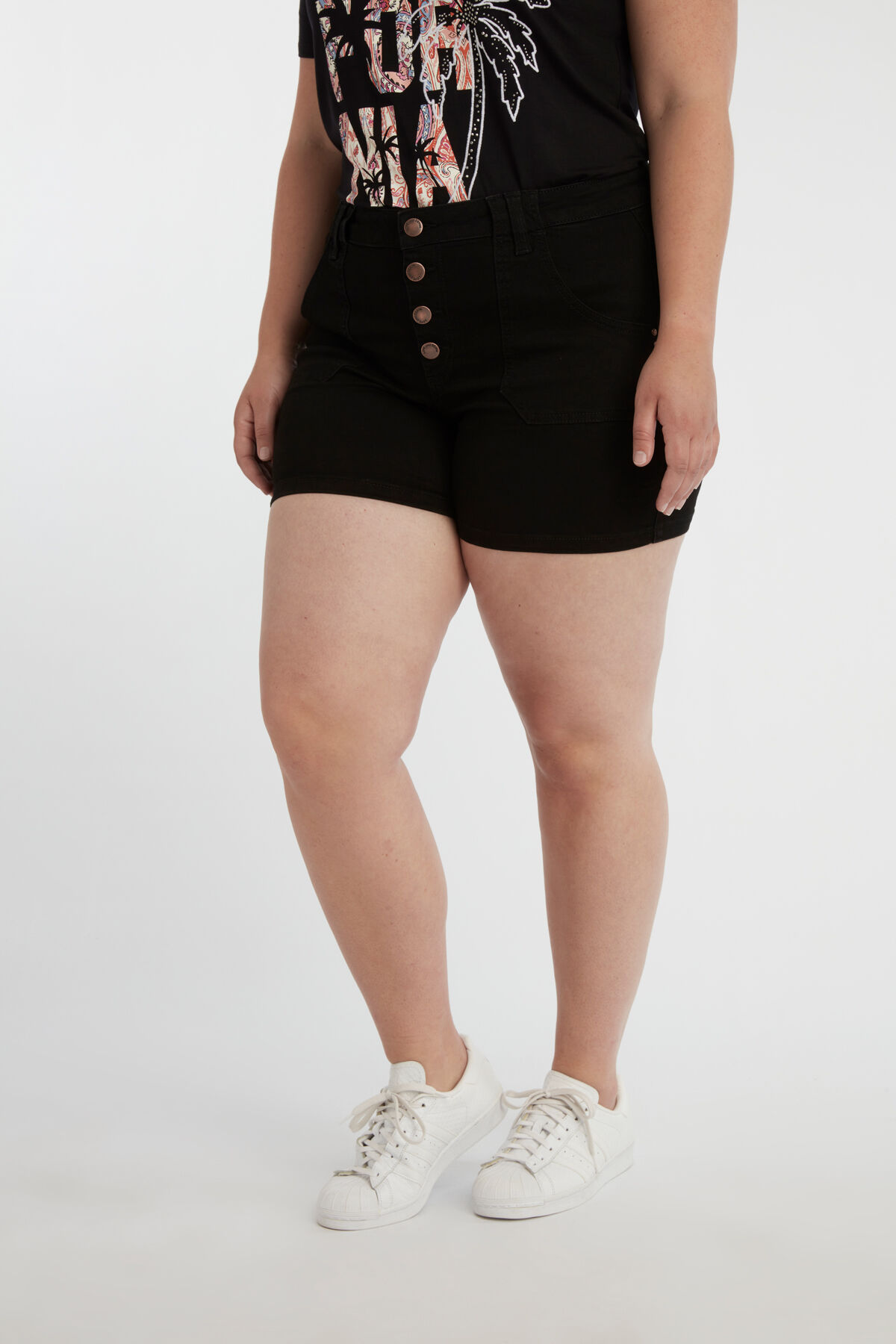 Shorts con cierre de botones image number 5