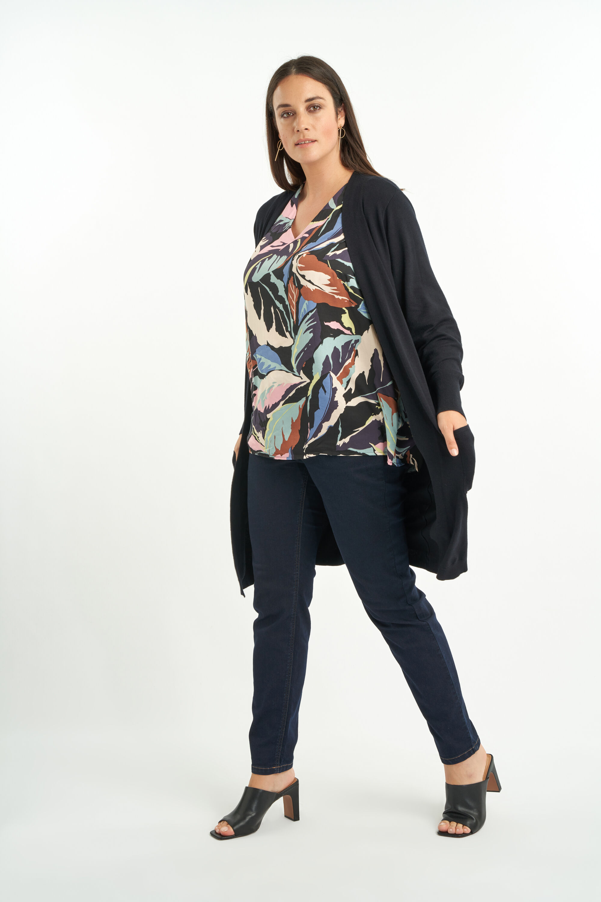 C&aacute;rdigan fino y abierto image number 4