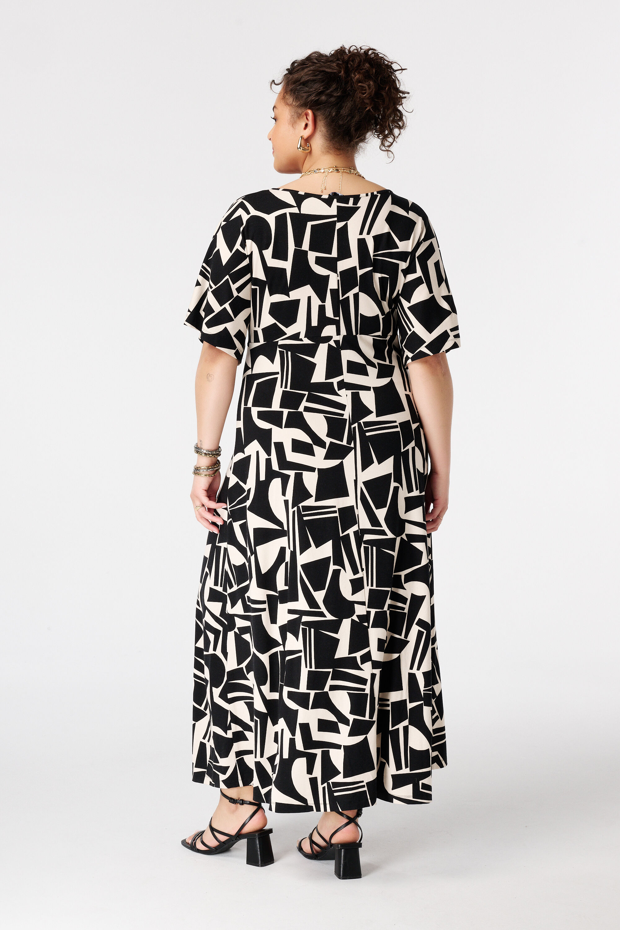 Vestido estampado image number 3