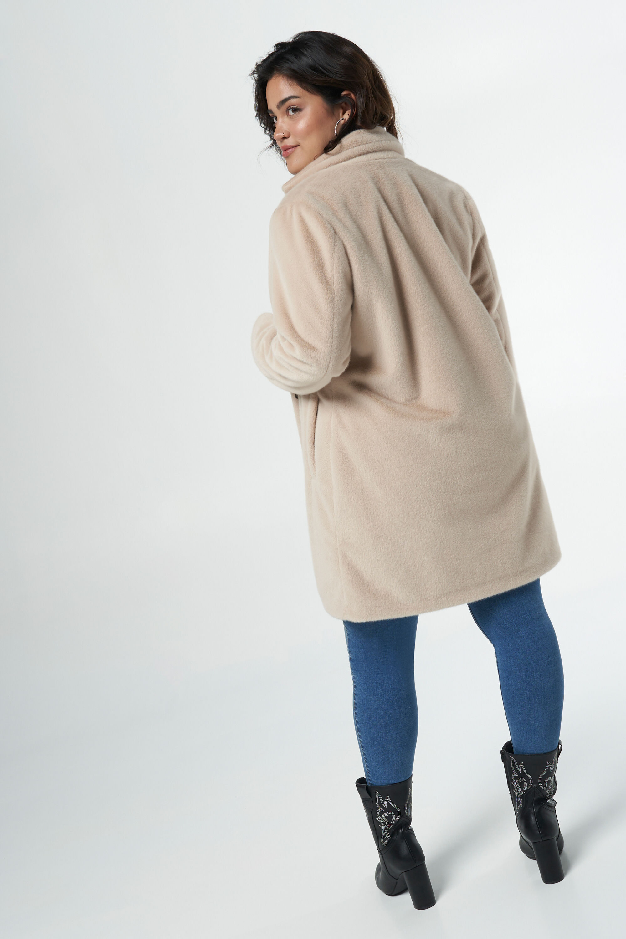 Chaqueta de pelo sint&eacute;tico image number 3