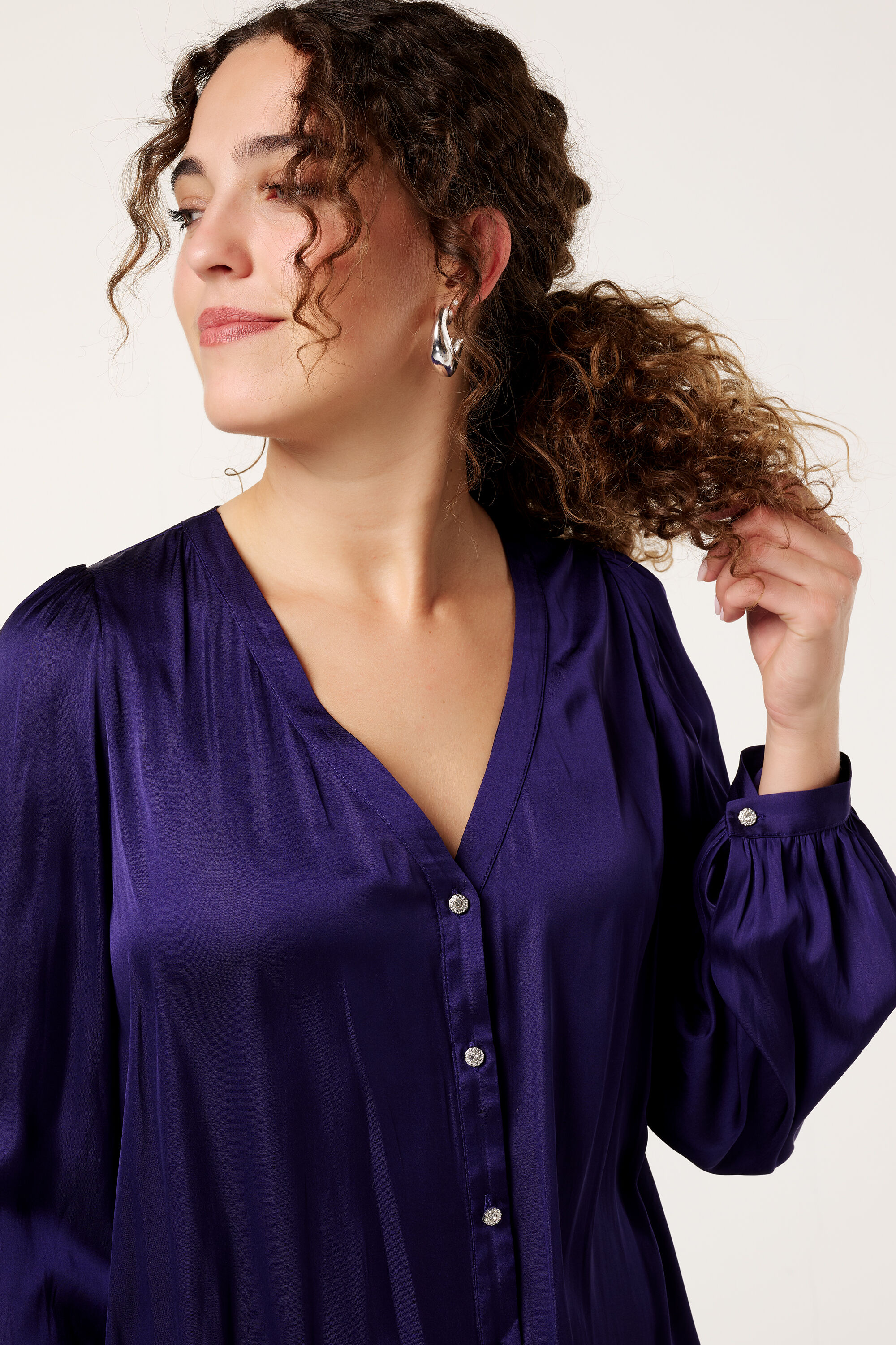 Blusa de sat&eacute;n  image number 4