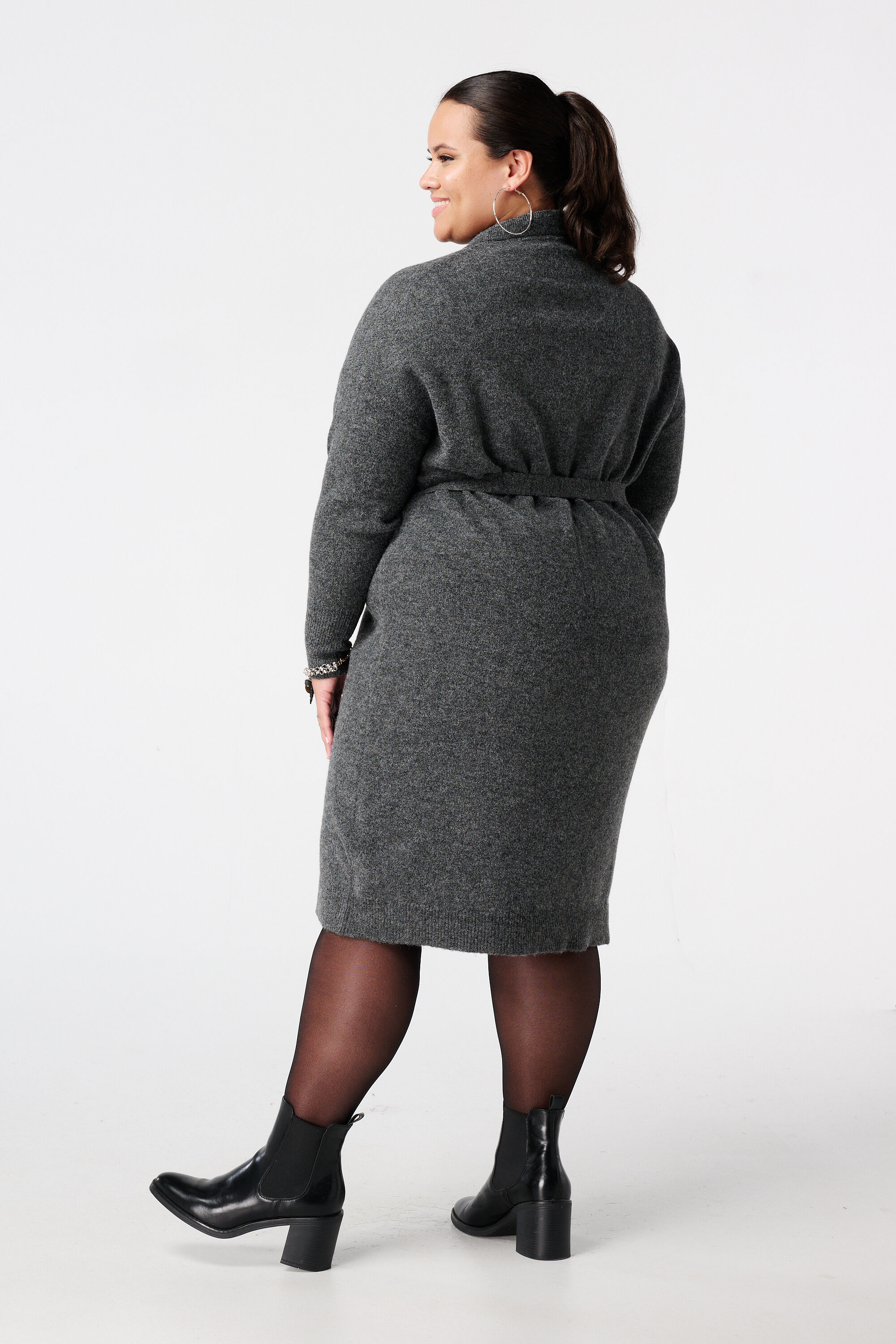 Vestido polo de punto con cintur&oacute;n image number 3