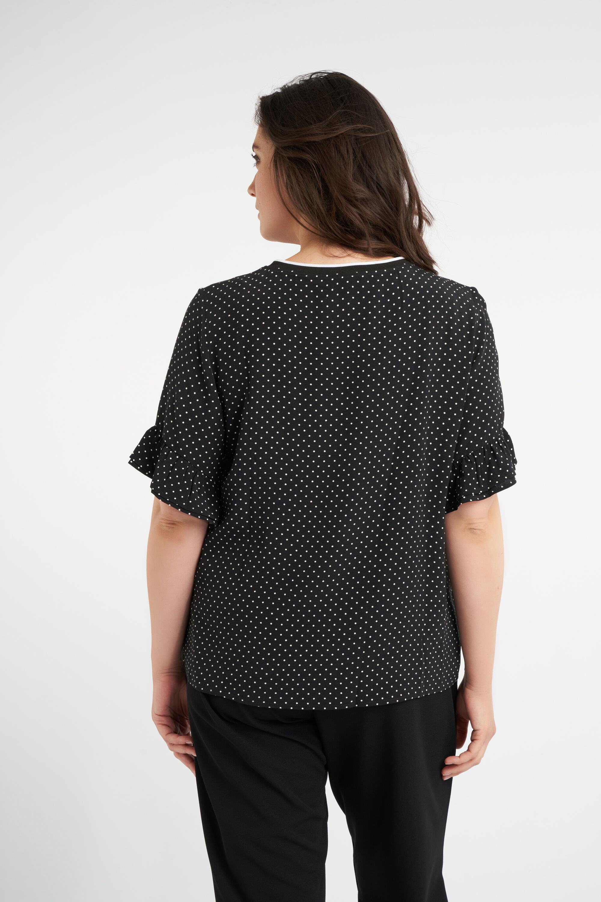 Top con cuello redondo image number 3