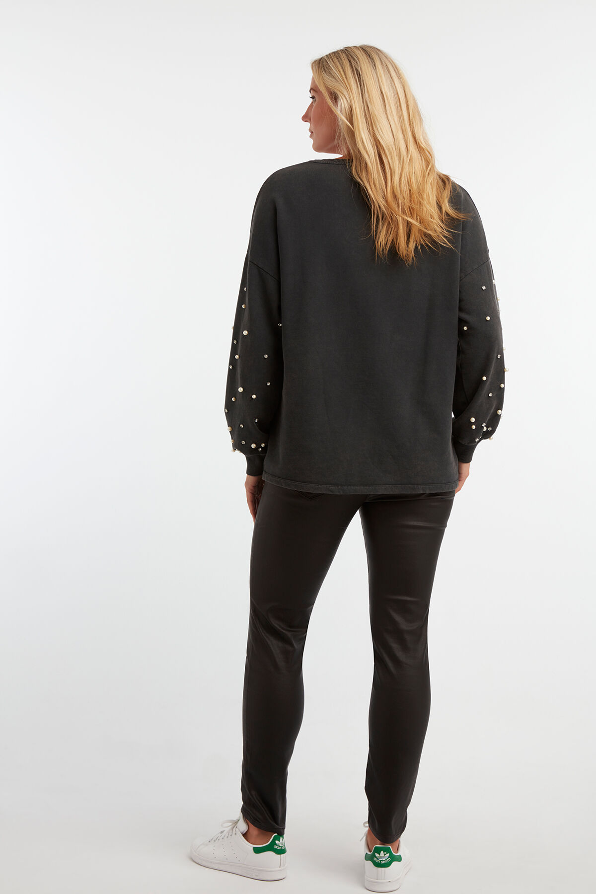 Su&eacute;ter deslavado  image number 4