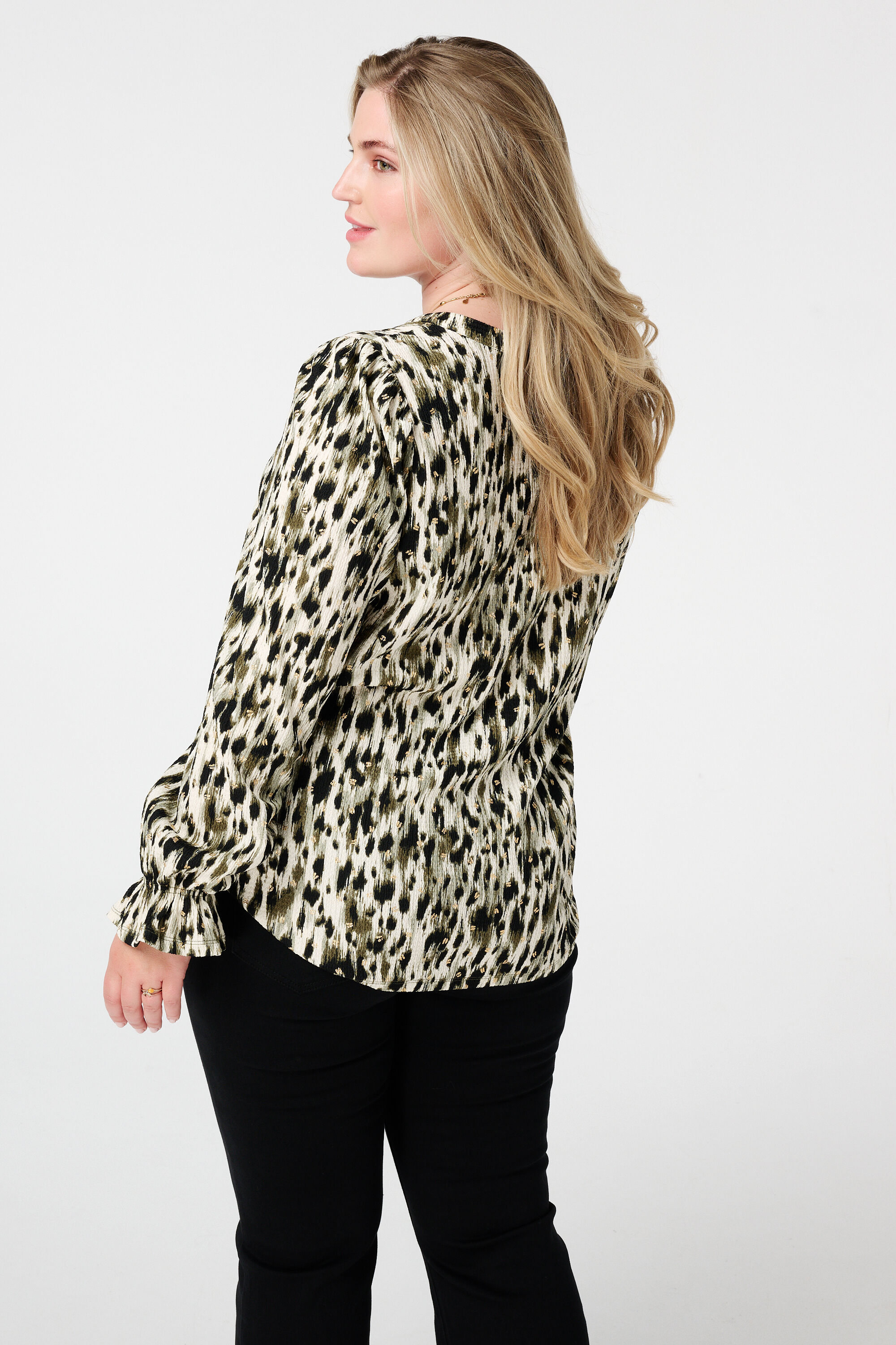 Top estampado y con textura image number 3