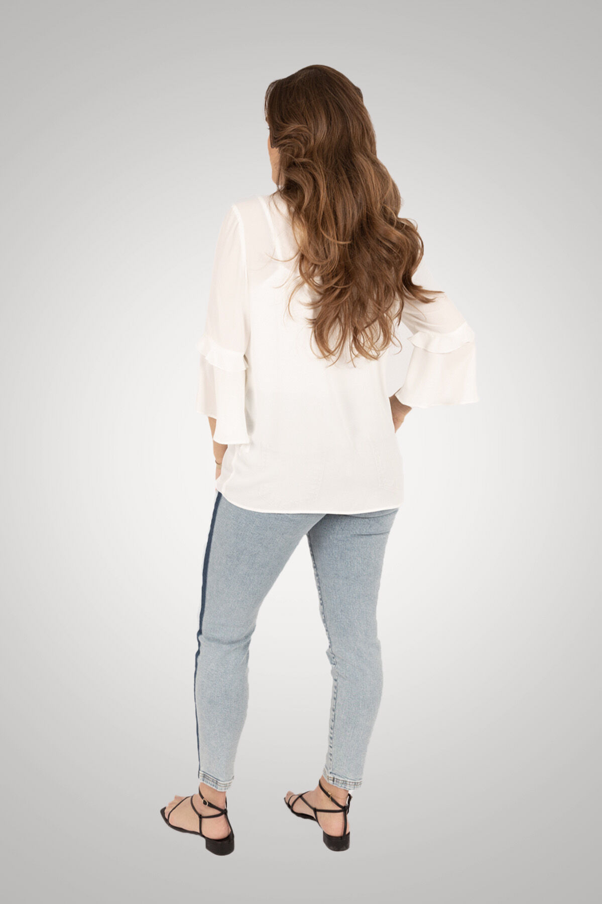 Blusa con volantes image number 4
