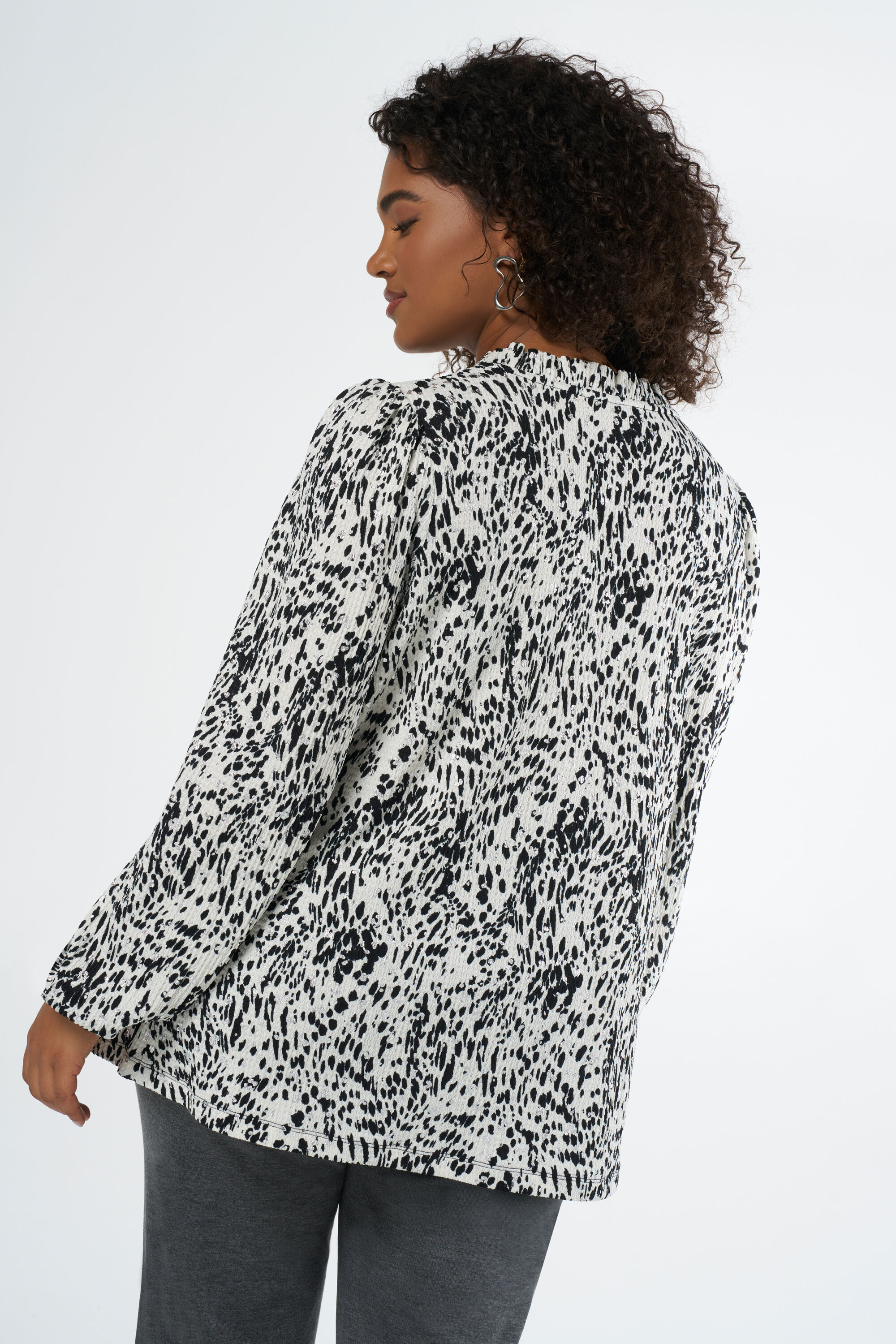 Blusa con animal print image number 3
