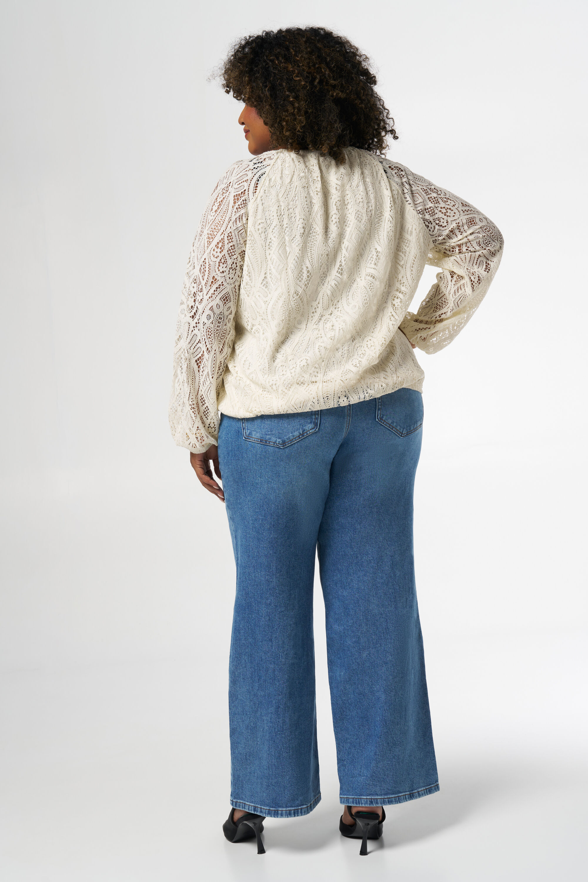 Top de encaje image number 3