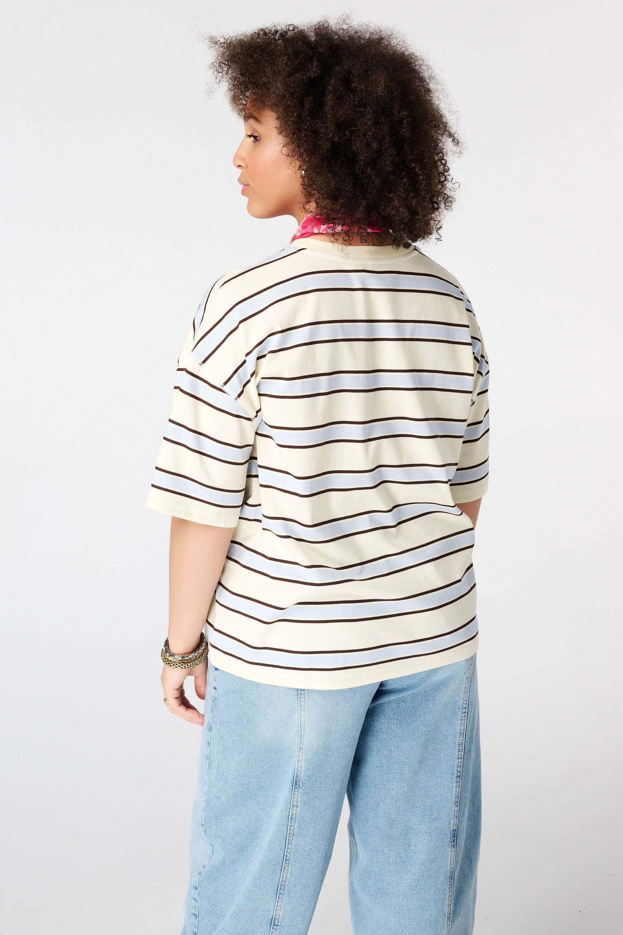 Camiseta oversize con ilustraci&oacute;n image number 3