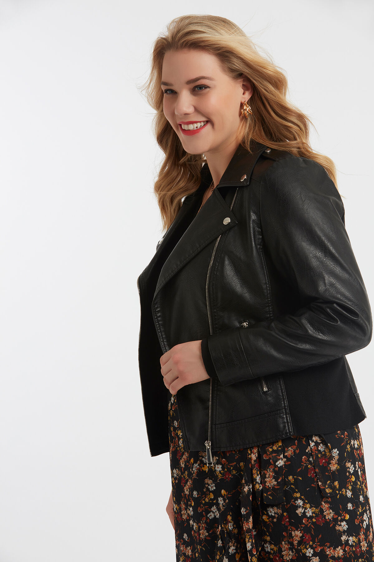 Chaqueta motera de cuero sint&eacute;tico image number 3