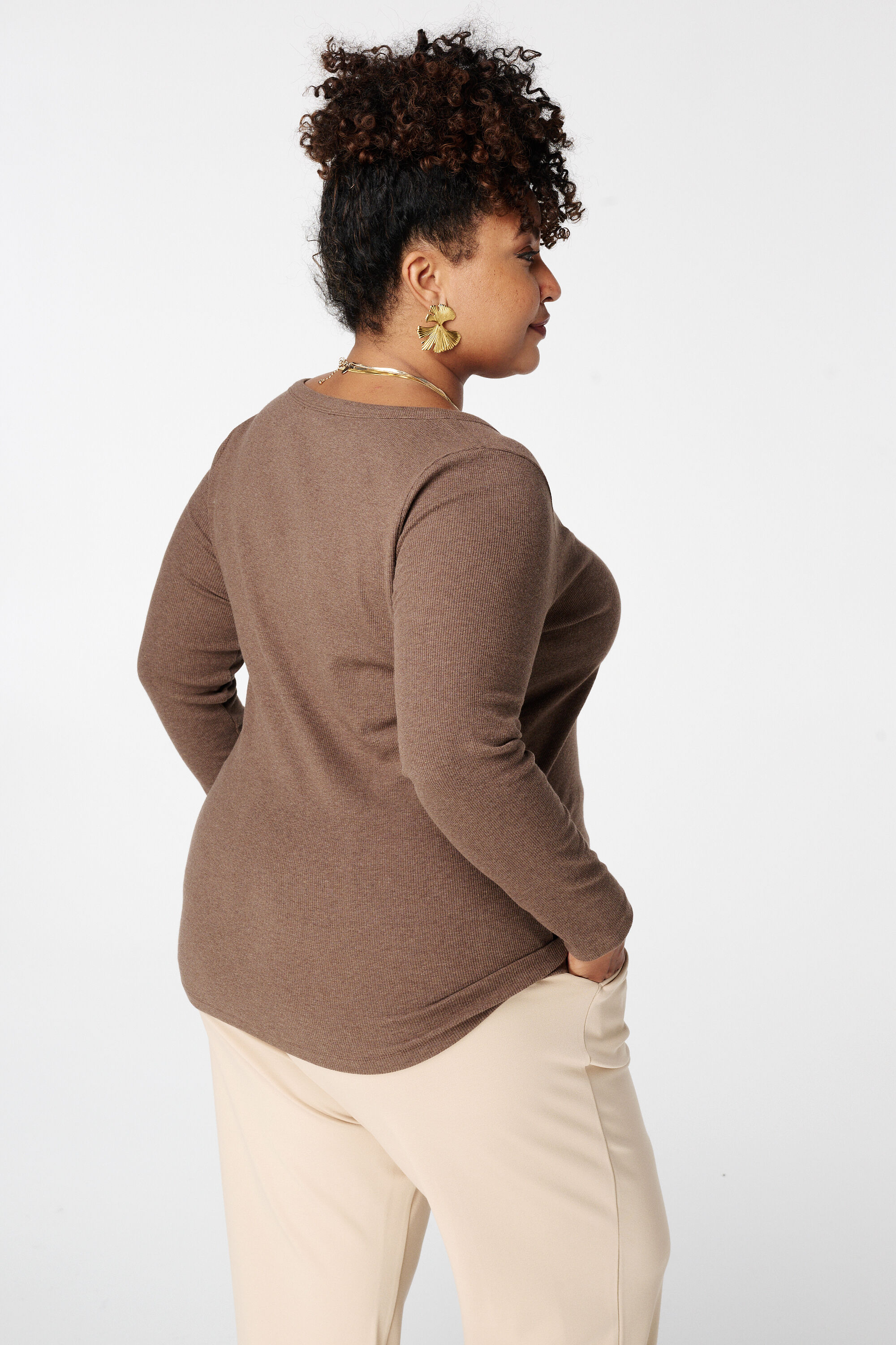 Top de canal&eacute; con manga larga image number 3