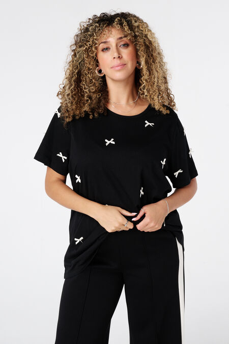 Camiseta con estampado de lacitos Camiseta con estampado de lacitos