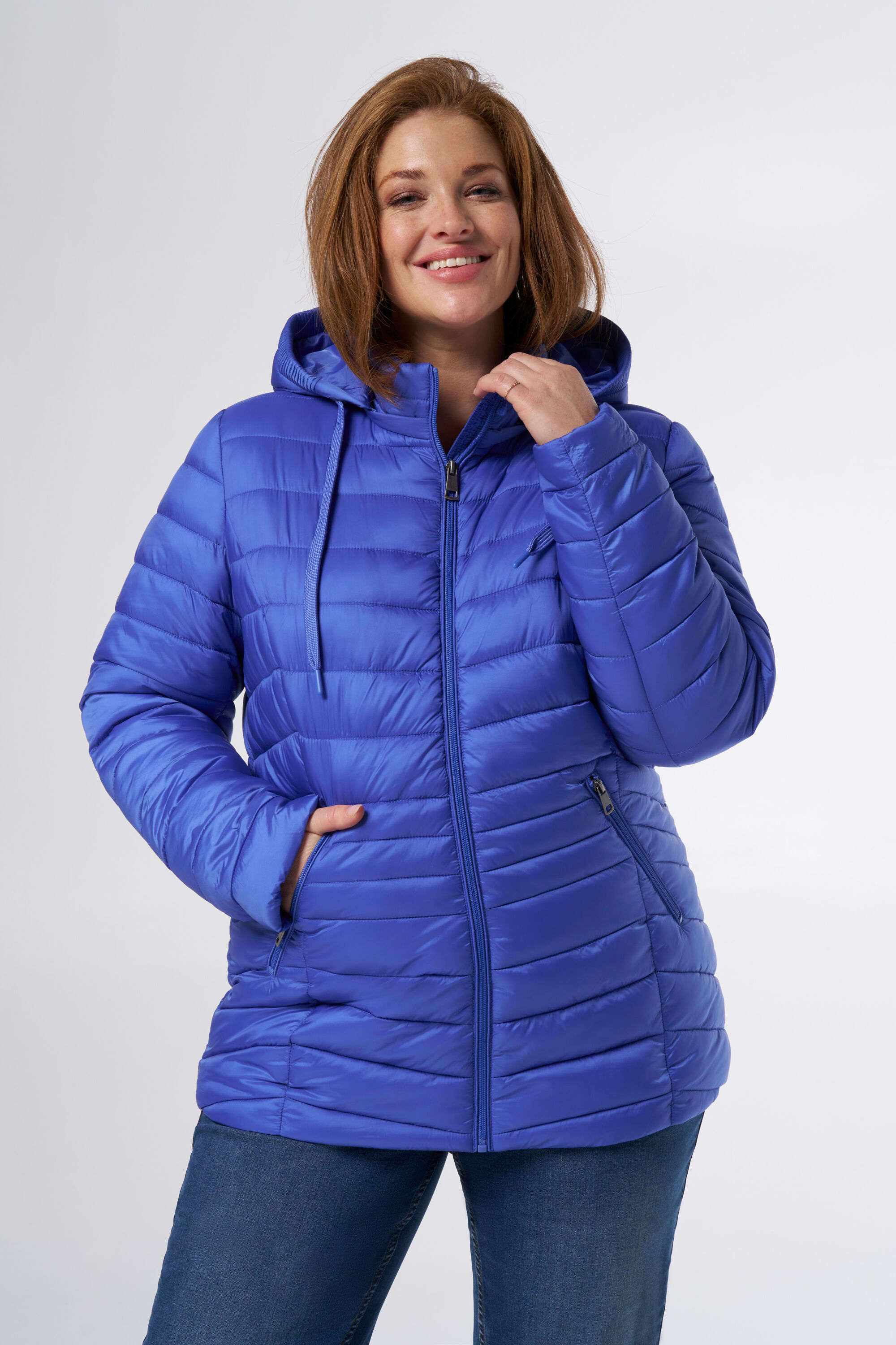 Chaqueta acolchada con capucha  image number 5