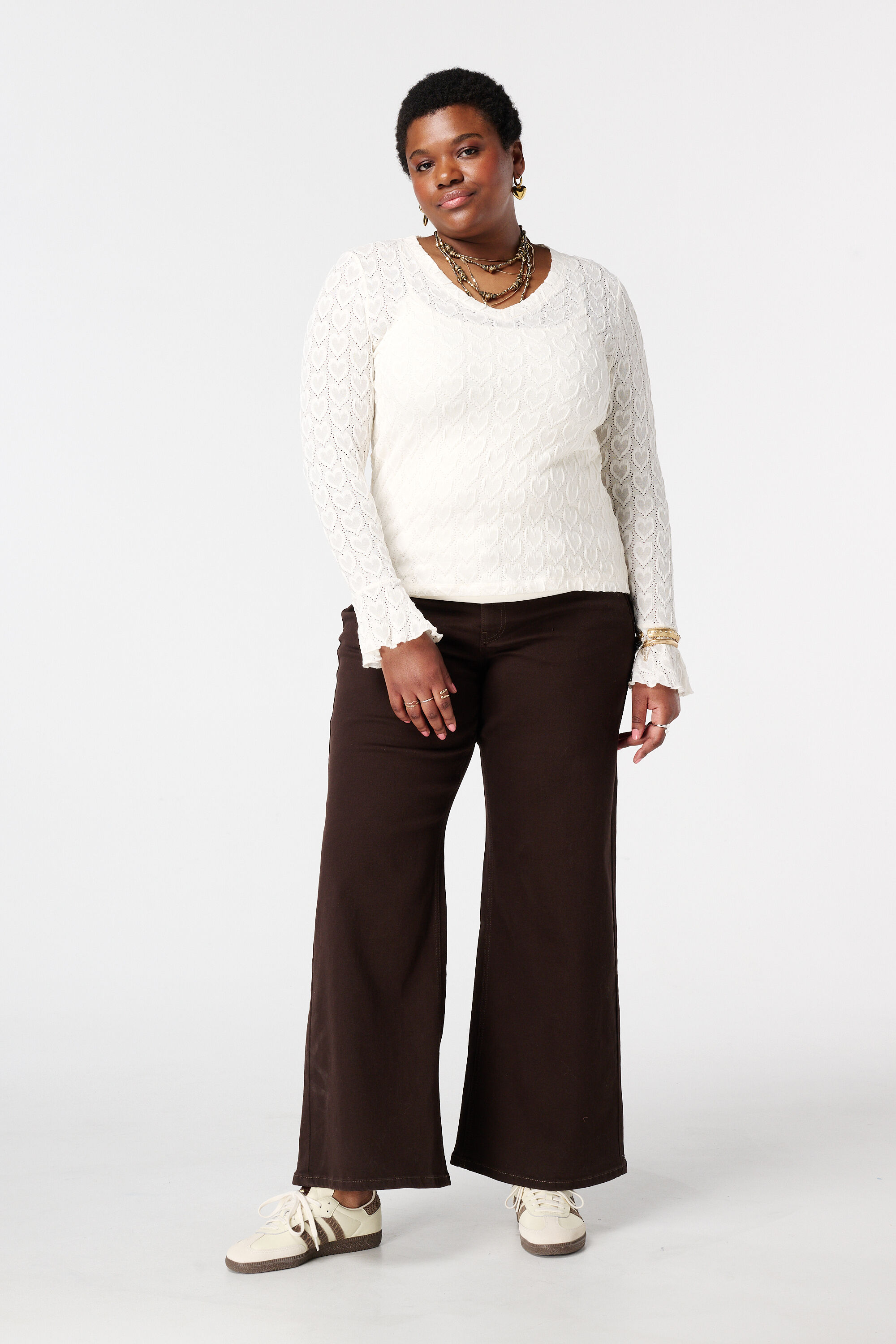 Top con mangas abullonadas image number 5