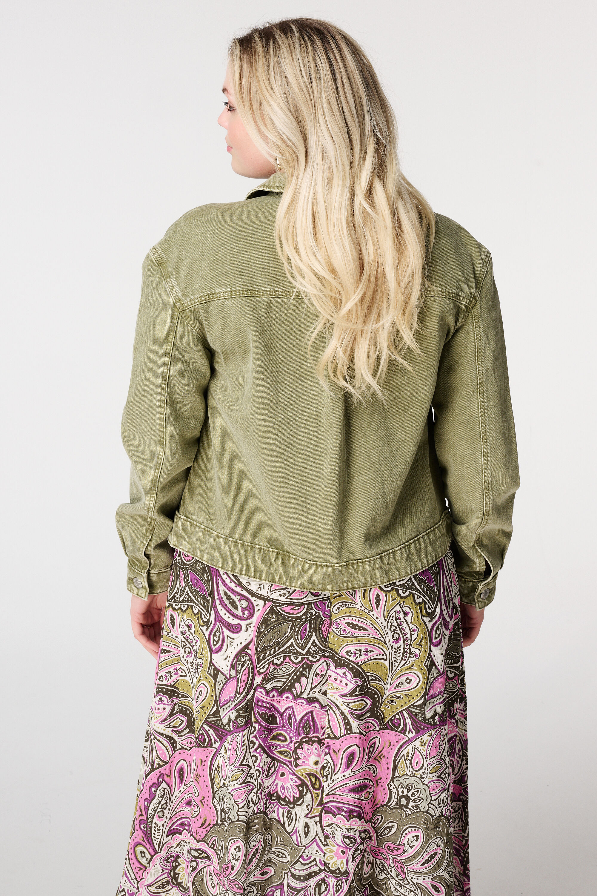 Chaqueta denim de color verde image number 3