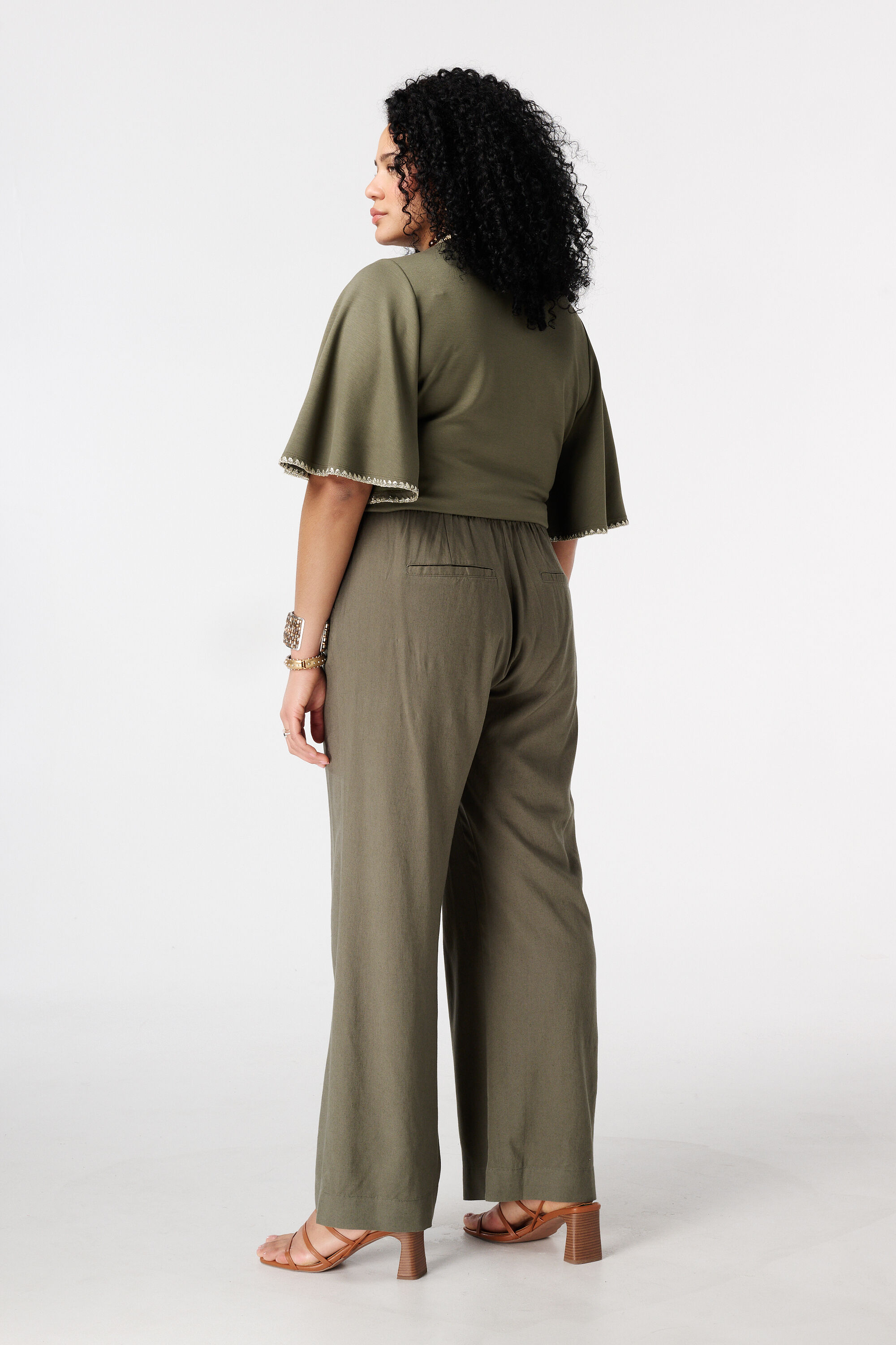 Pantal&oacute;n de lino image number 3