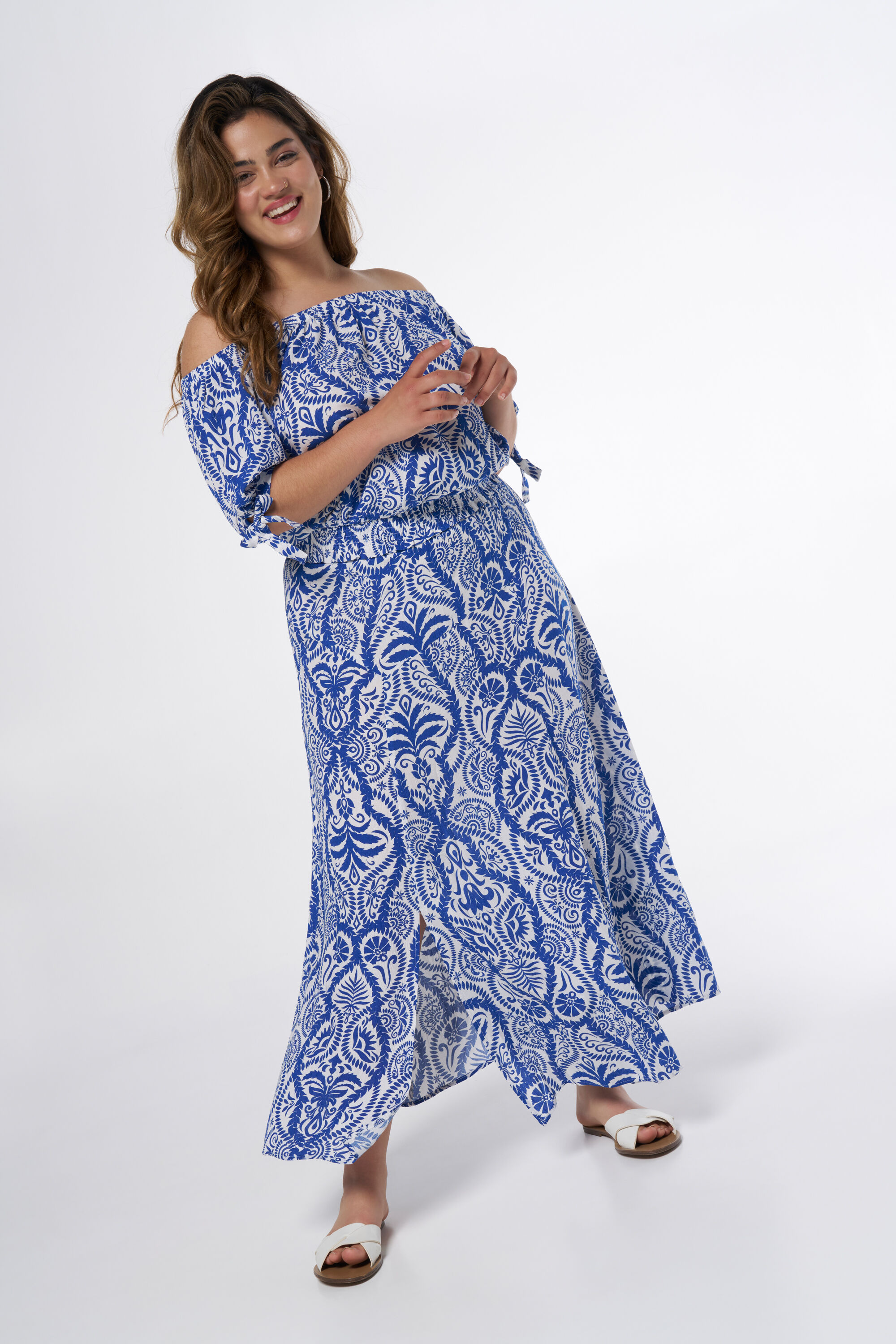 Blusa con los hombros al descubierto image number 5