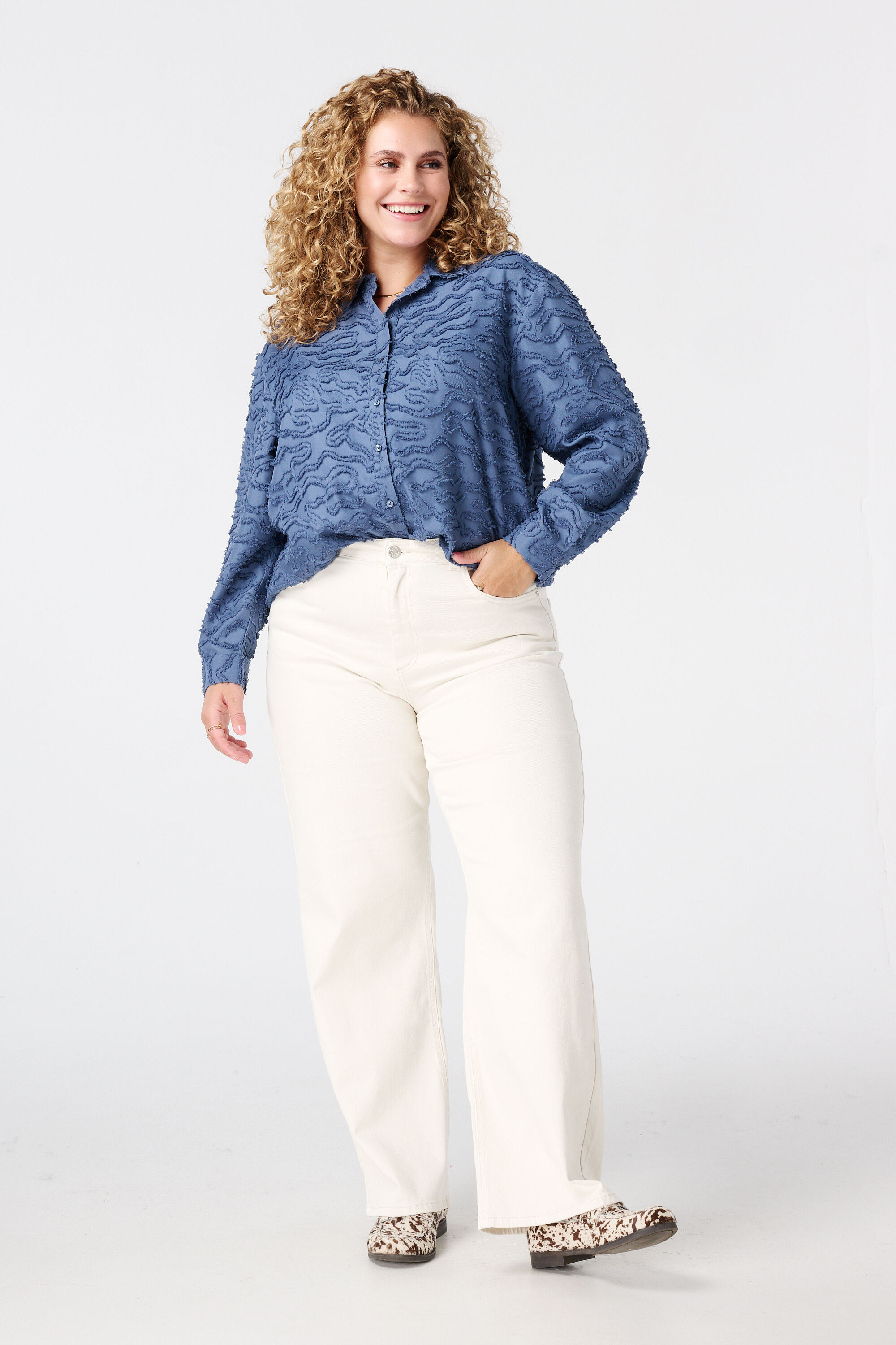 Blusa oversize de tejido estructurado image number 5