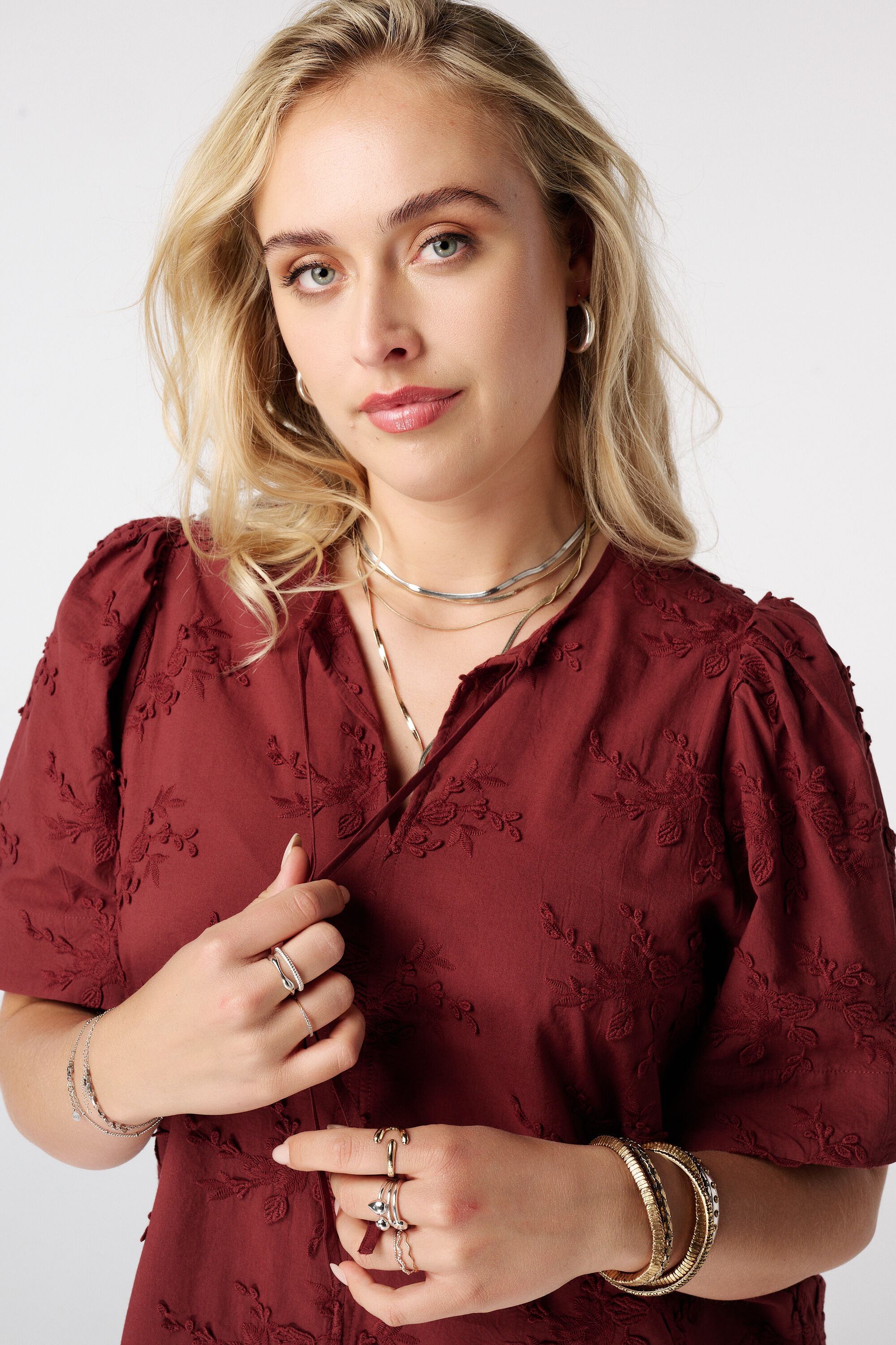 Blusa de algod&oacute;n con bordado image number 4