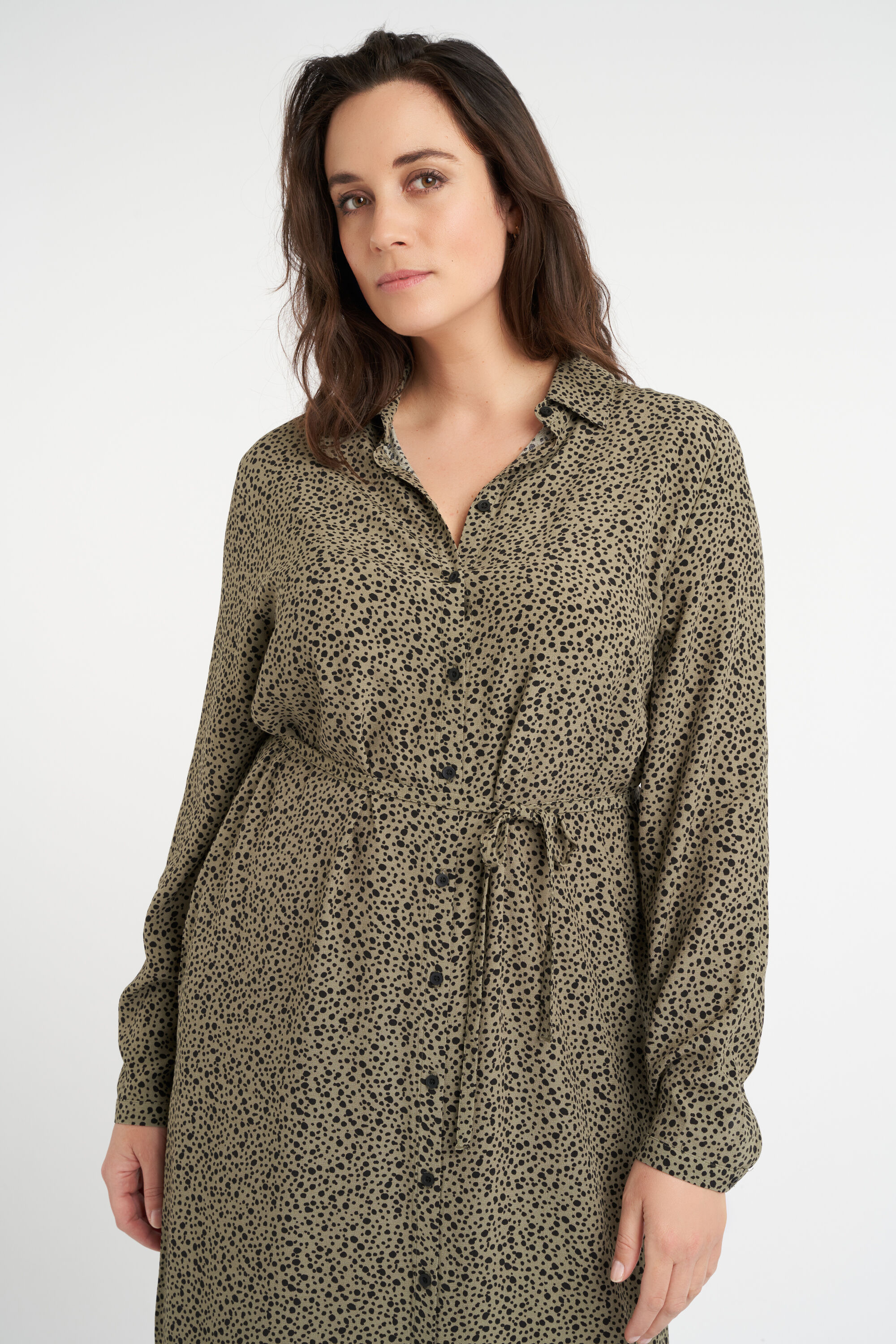 Vestido largo con cinto atado image number 5