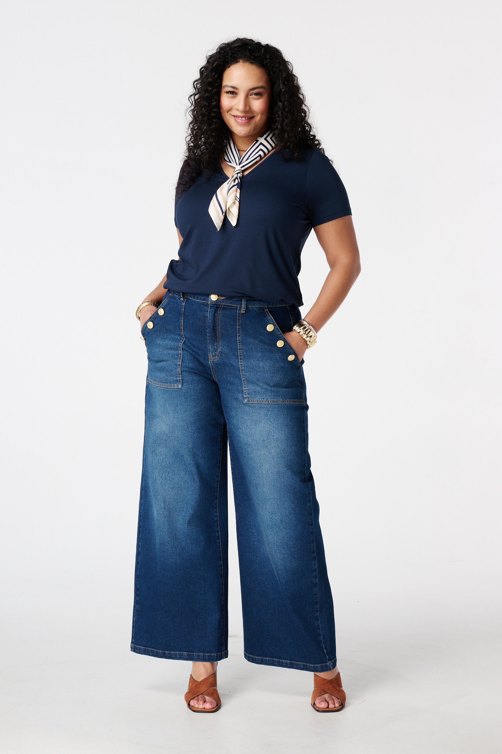 Camiseta con escote en V image number 5