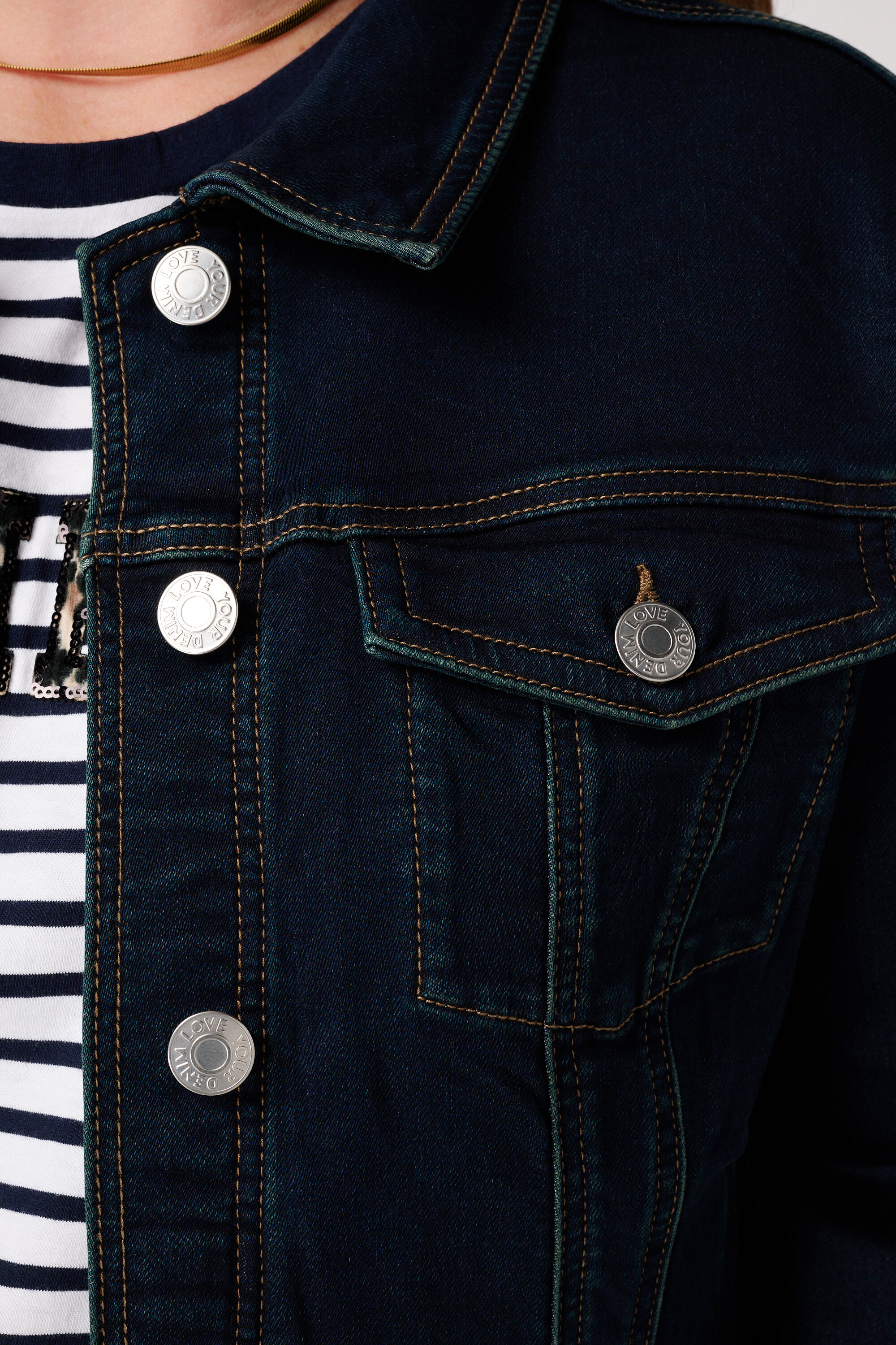 Cazadora vaquera azul oscuro el&aacute;stica image number 6