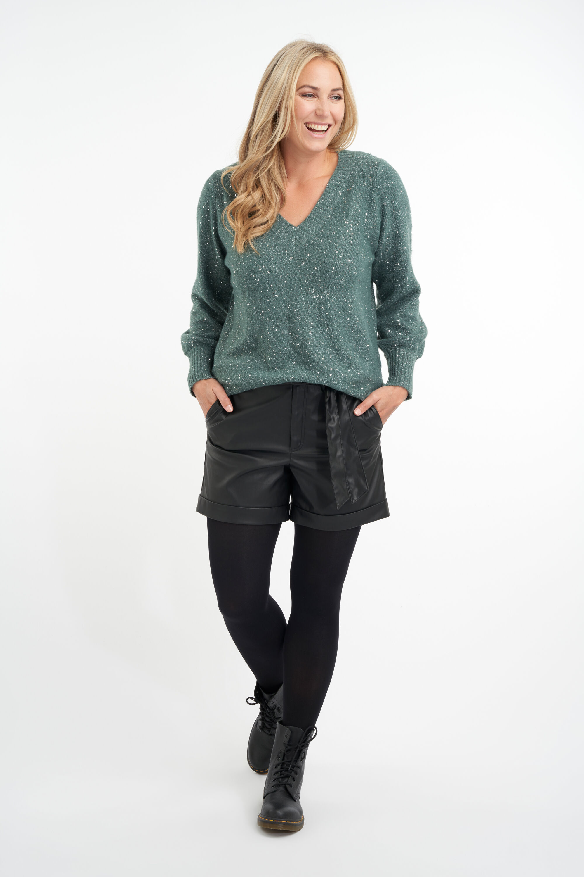 Su&eacute;ter con lentejuelas image number 4