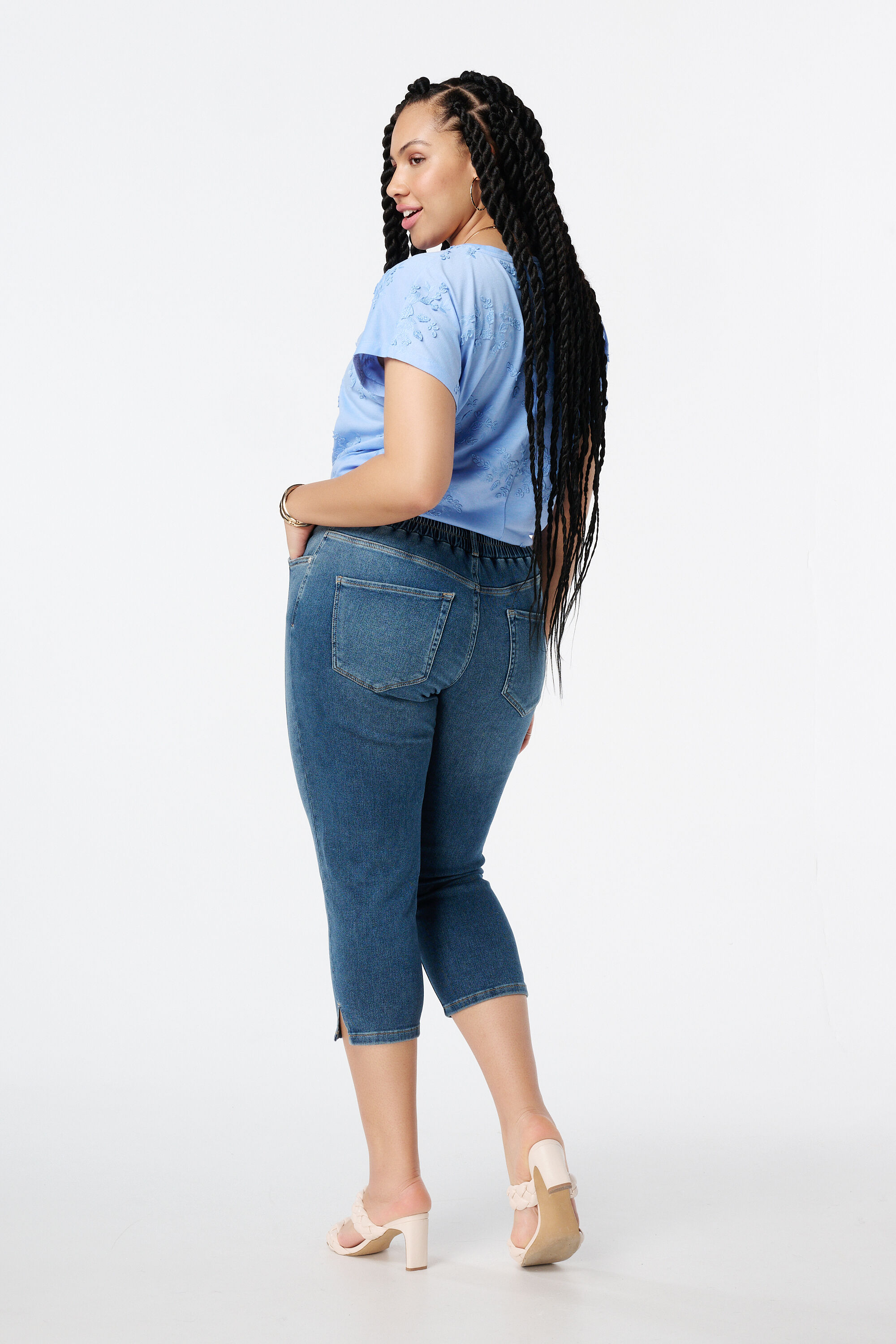 Capri con cord&oacute;n image number 3