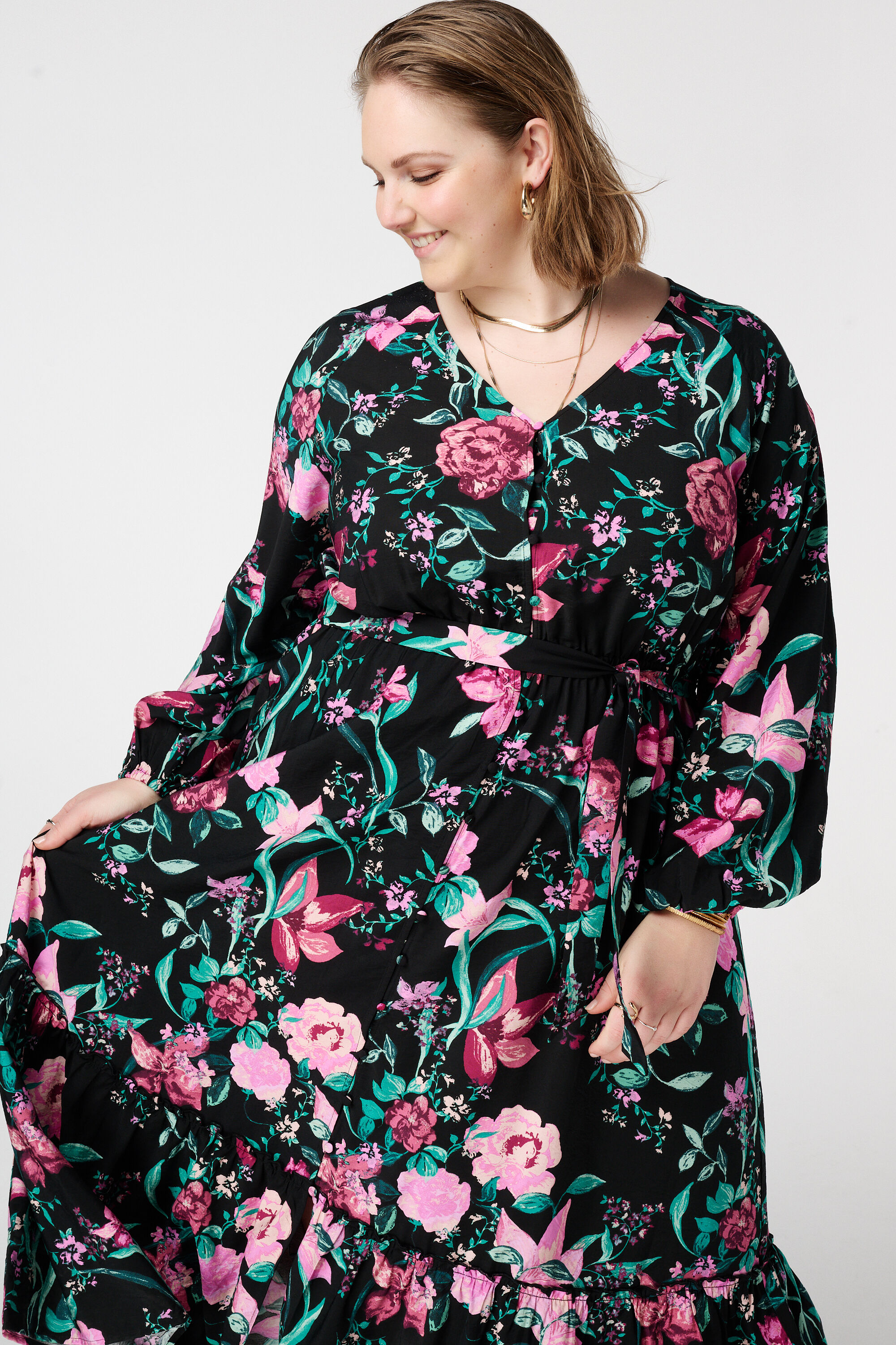 Vestido midi con cintur&oacute;n image number 4