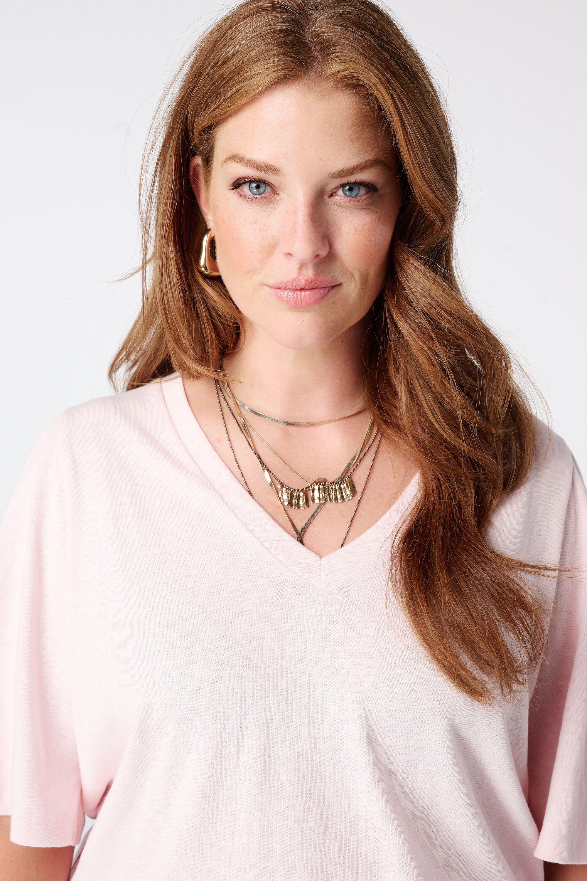 Camiseta con escote en V image number 2