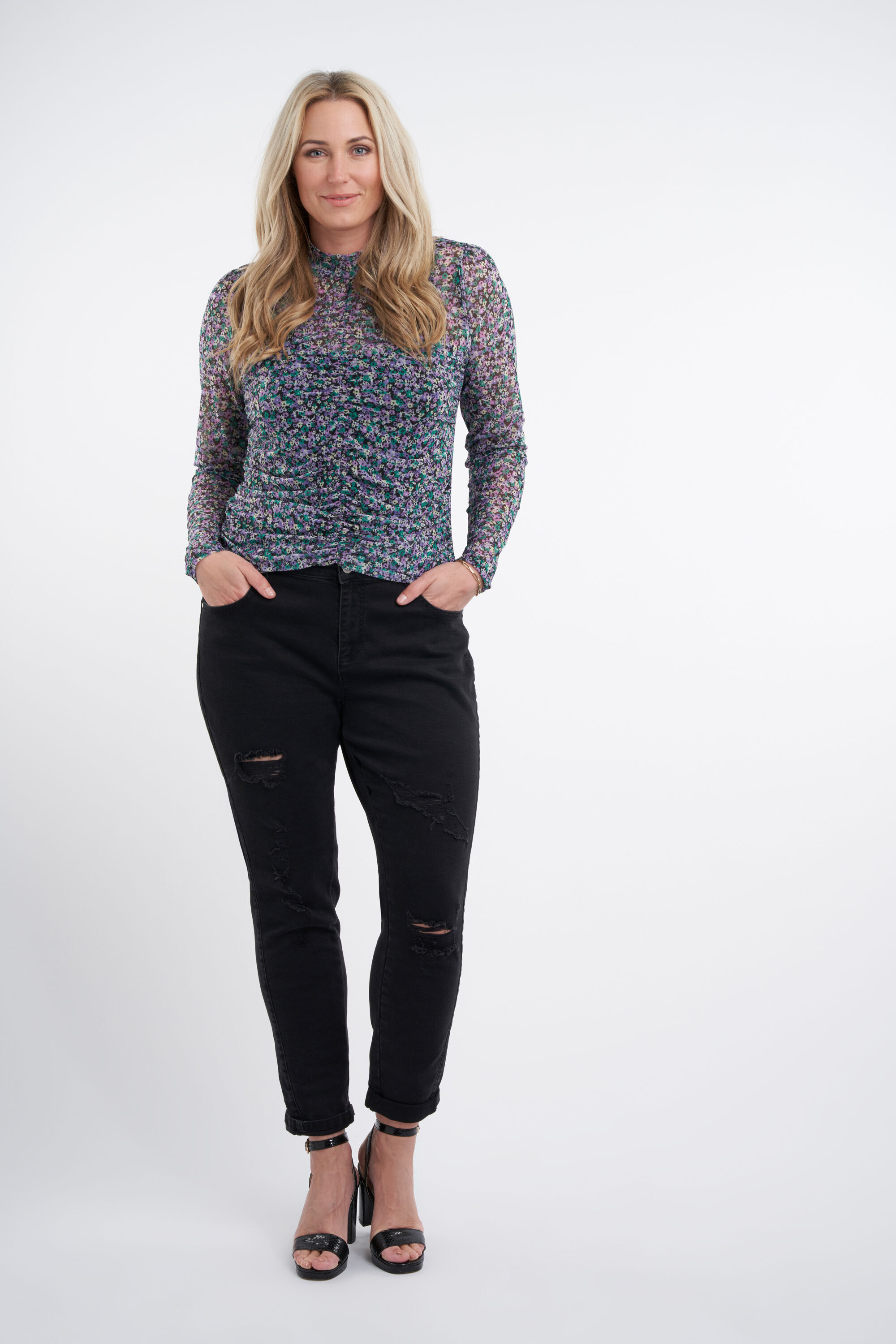 Top de malla con estampado image number 5